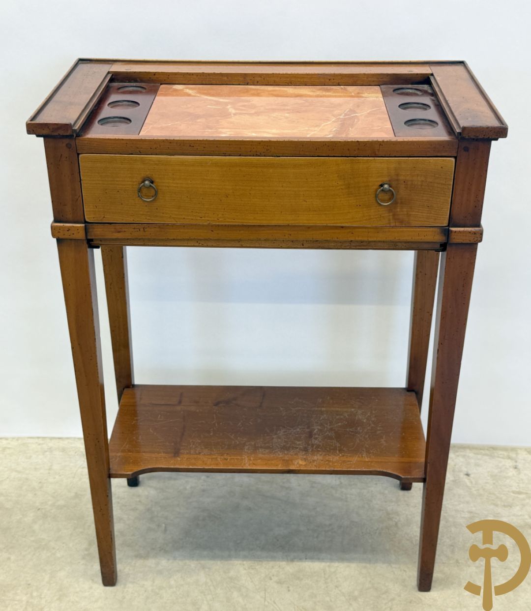 Kerselaren wandtafel met marmeren blad en ingebouwde borrelglaasjes