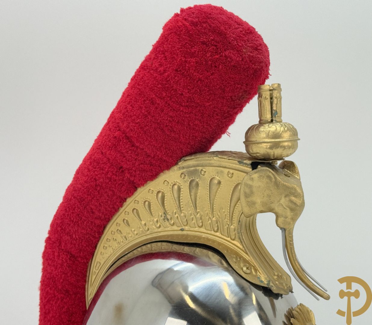 Metalen helm van de Republikeinse garde van de Ivoorkust