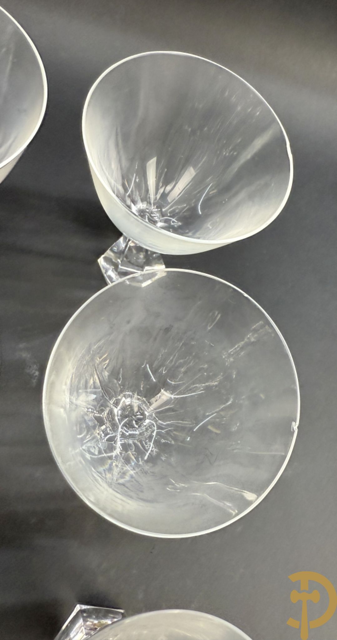 Kristallen glasservies Peill, bestaande uit 11 rode wijnglazen, 11 witte wijnglazen, 12 waterglazen en 11 champagne glazen