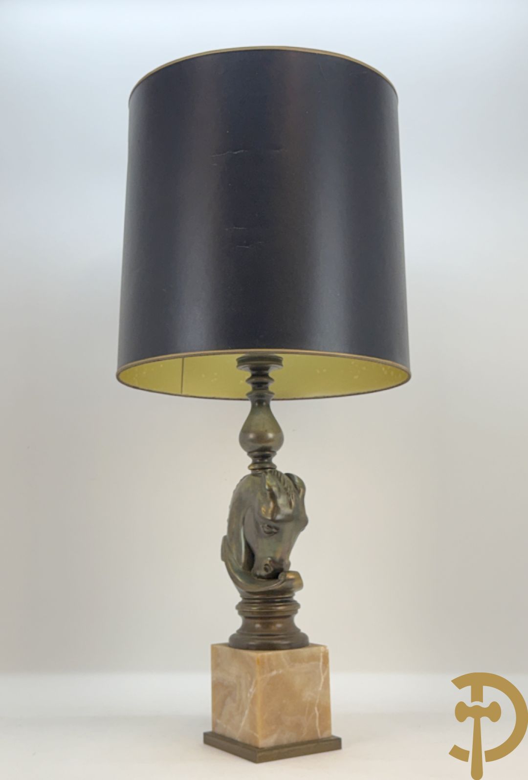 Vintage lampadaire in messing met paardenkop op onix marmeren sokkel