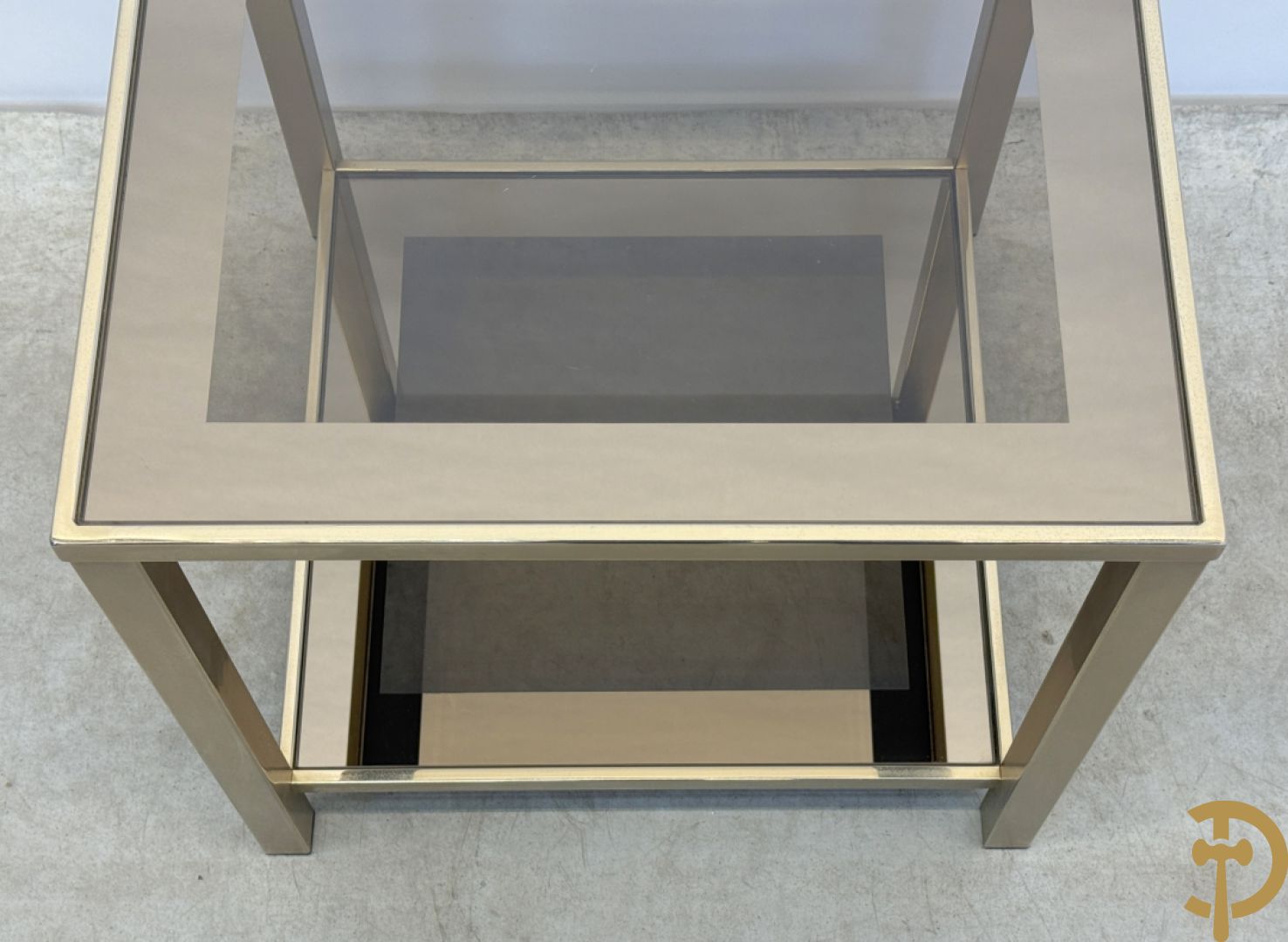 Belgochrome koperen bijzettafel met fumé glazen blad