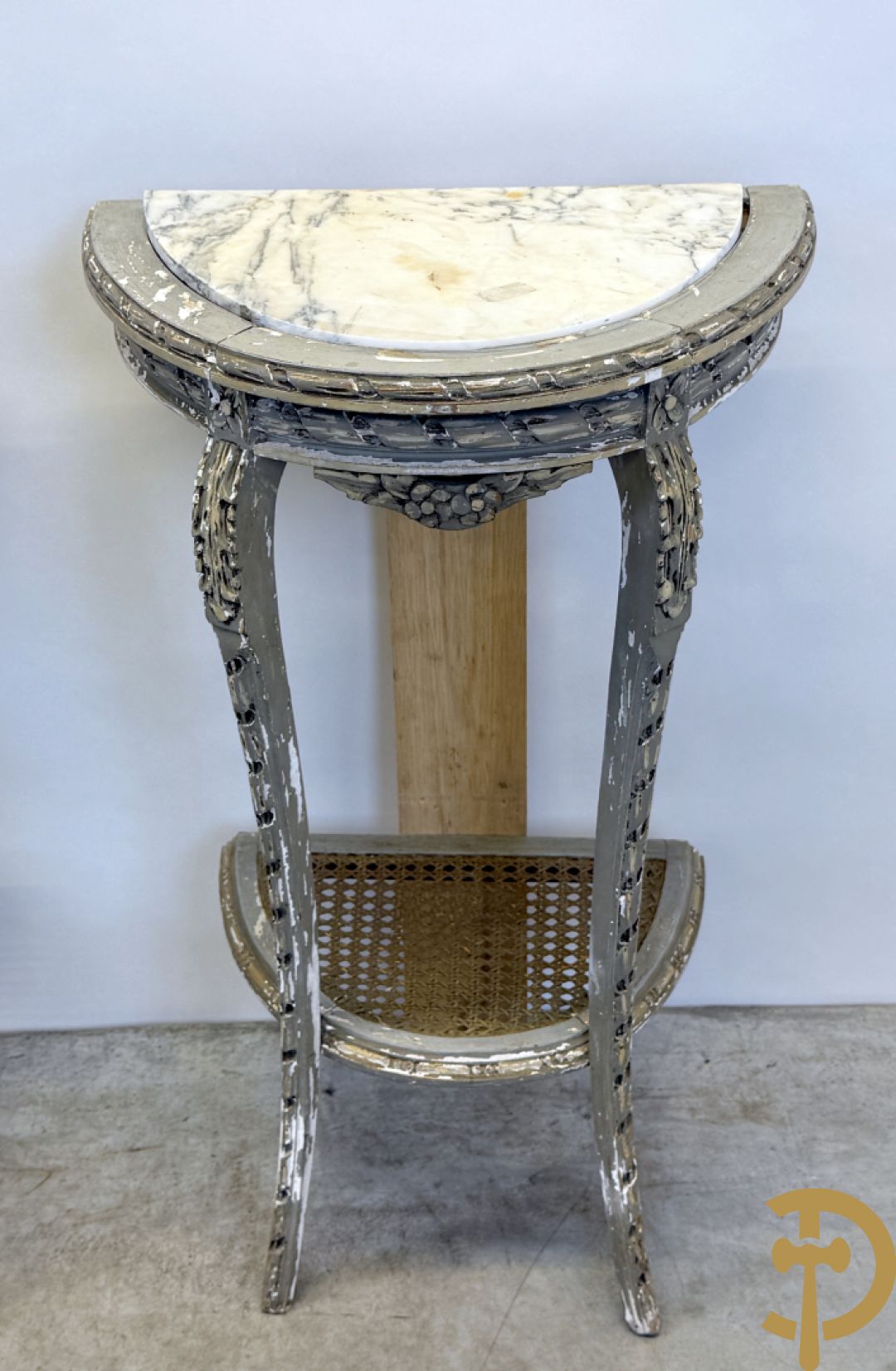 Gepatineerd Louis XVI bed met cannage en guirlandes + 2 muurconsoles met cannage en marmeren blad