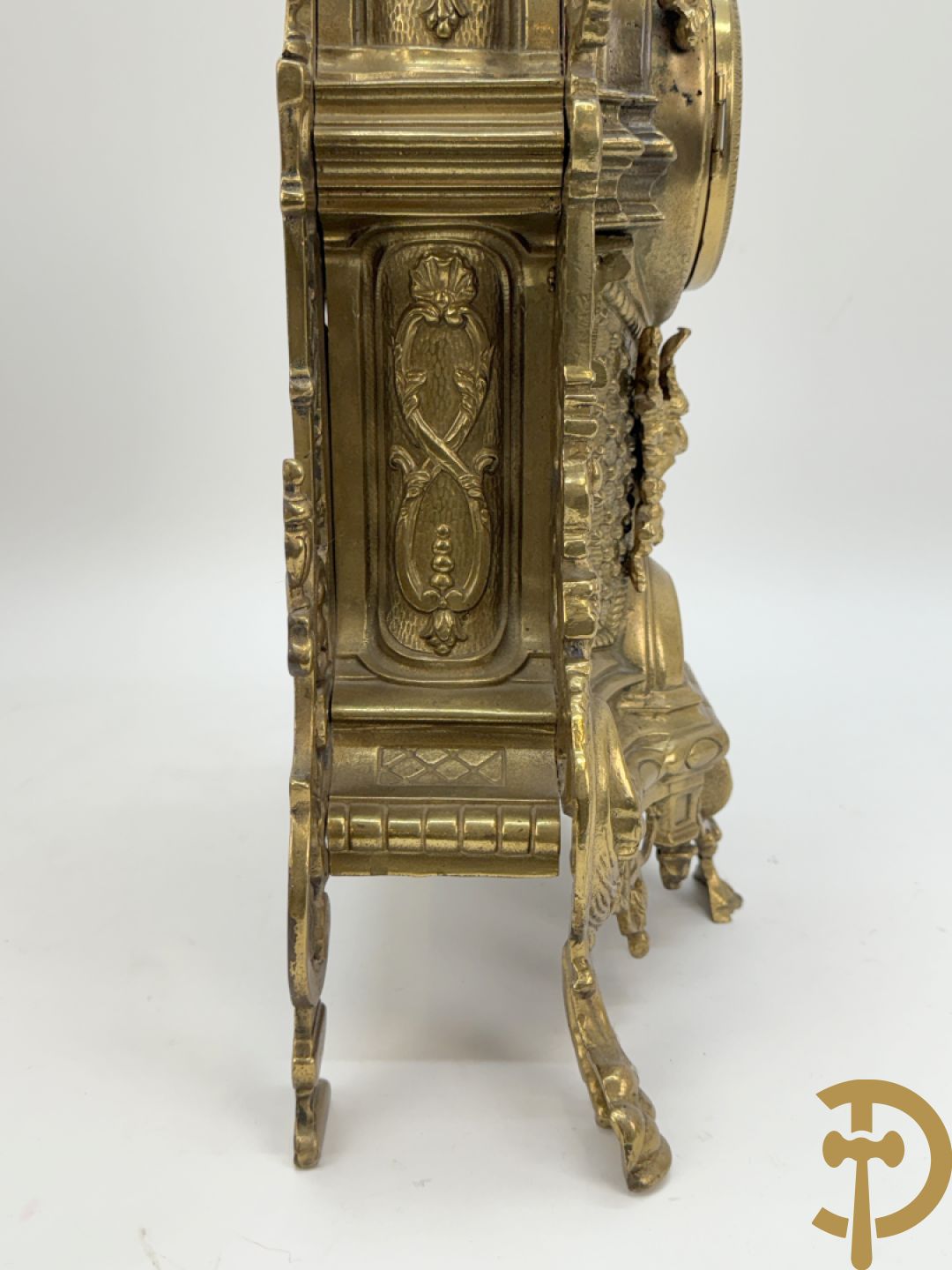 Driedelige vuurvergulde bronzen garnituur, Neo Renaissance stijl
