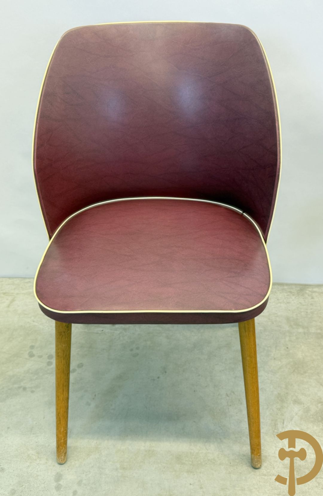 Set van 4 vintage stoelen  in skai met witte bies, jaren 