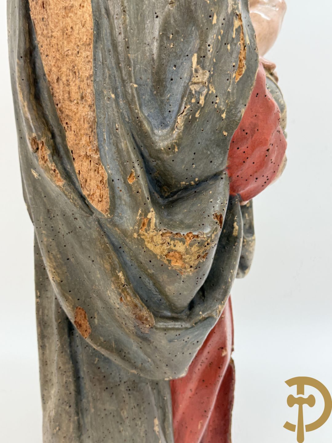 Gepolychromeerde houtsculptuur Madonna met rode jurk en kind, 18e