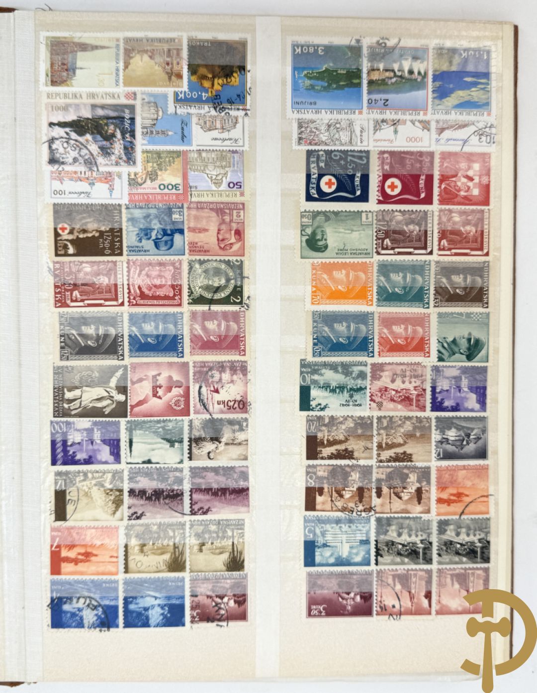 10 postzegelalbums van o.a. Duitsland, Congo, België, ... - Heel divers met veel zeldzame zegels