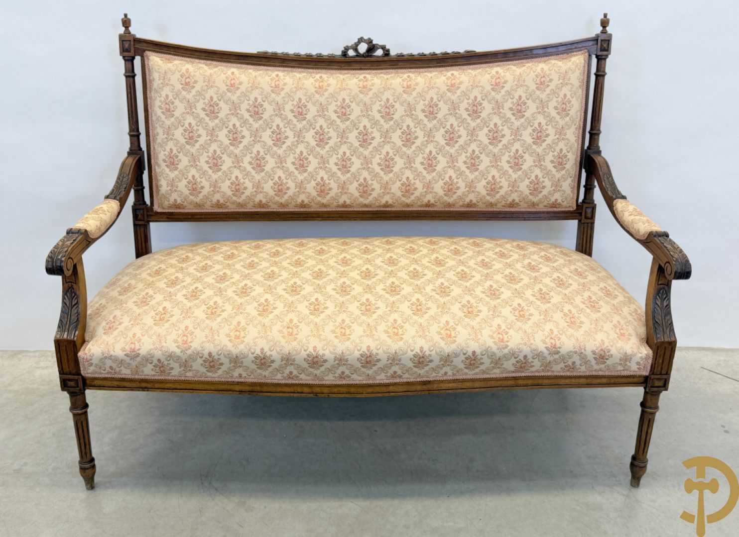 Louis XVI salonensemble bestaande uit canapé, 2 armzetels en 4 stoelen