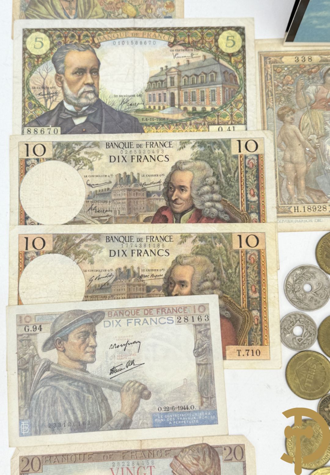 Verzameling munten Belgisch, Duits en Frans + verzamelmapje munten met Dirk Frimout uit 1992 + ingepakte eerste euro minikit + oude bankbiljetten van Frankrijk en België