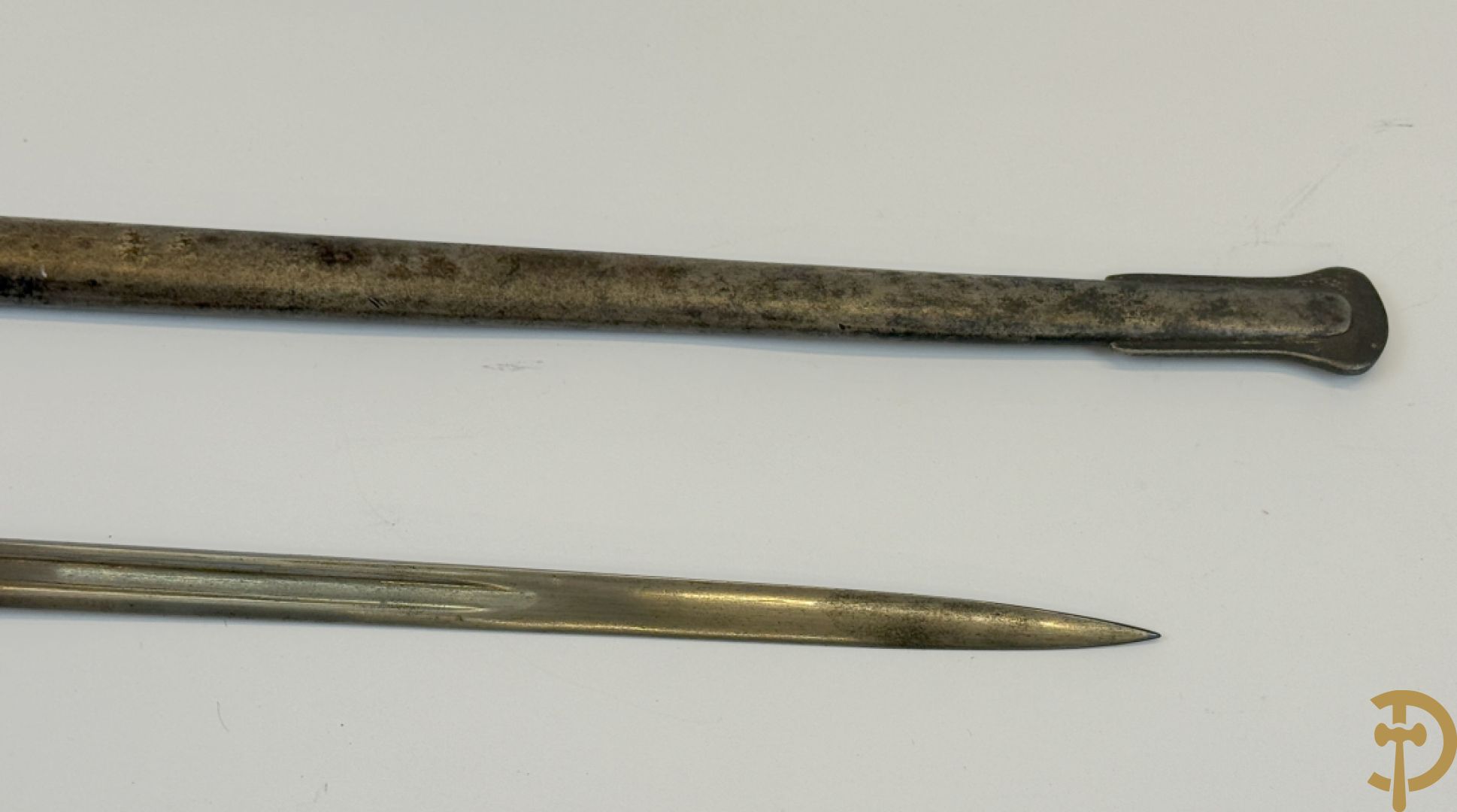 Franse officierssabel infanterie met schede