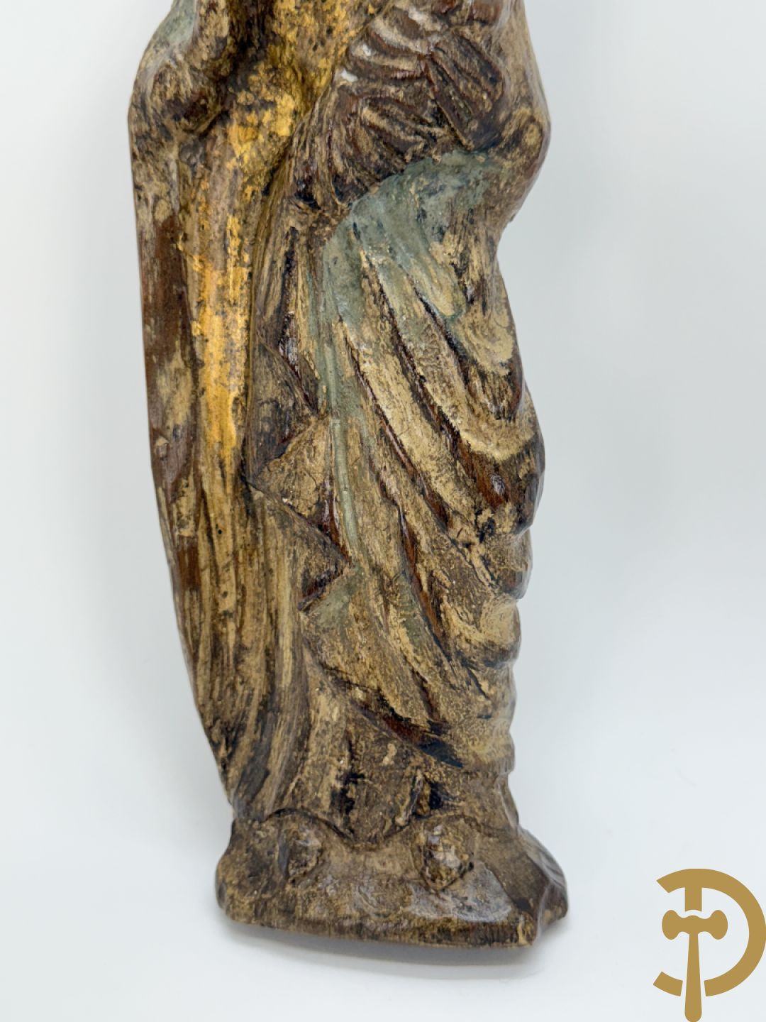 Houtgesculpteerde en vergulde Madonna met kind + gepolychromeerde houten Christusfiguur