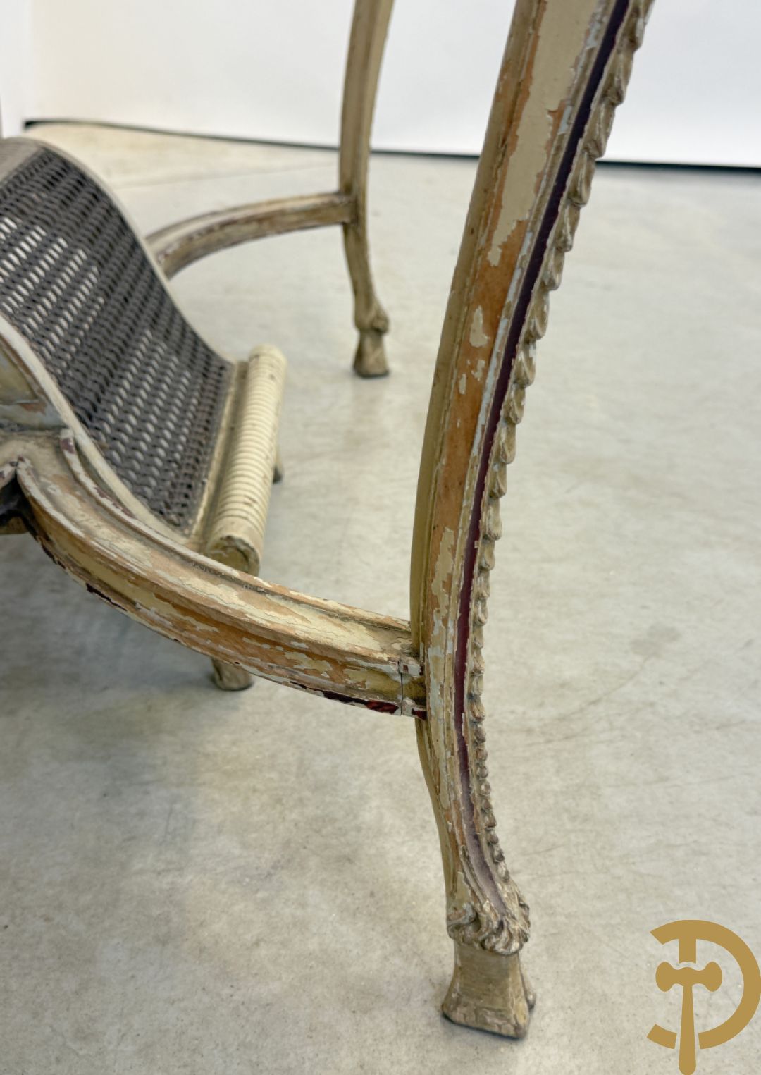 Gepatineerde damesopschiktafel met 5 lades en ovale spiegel, Louis XVI stijl