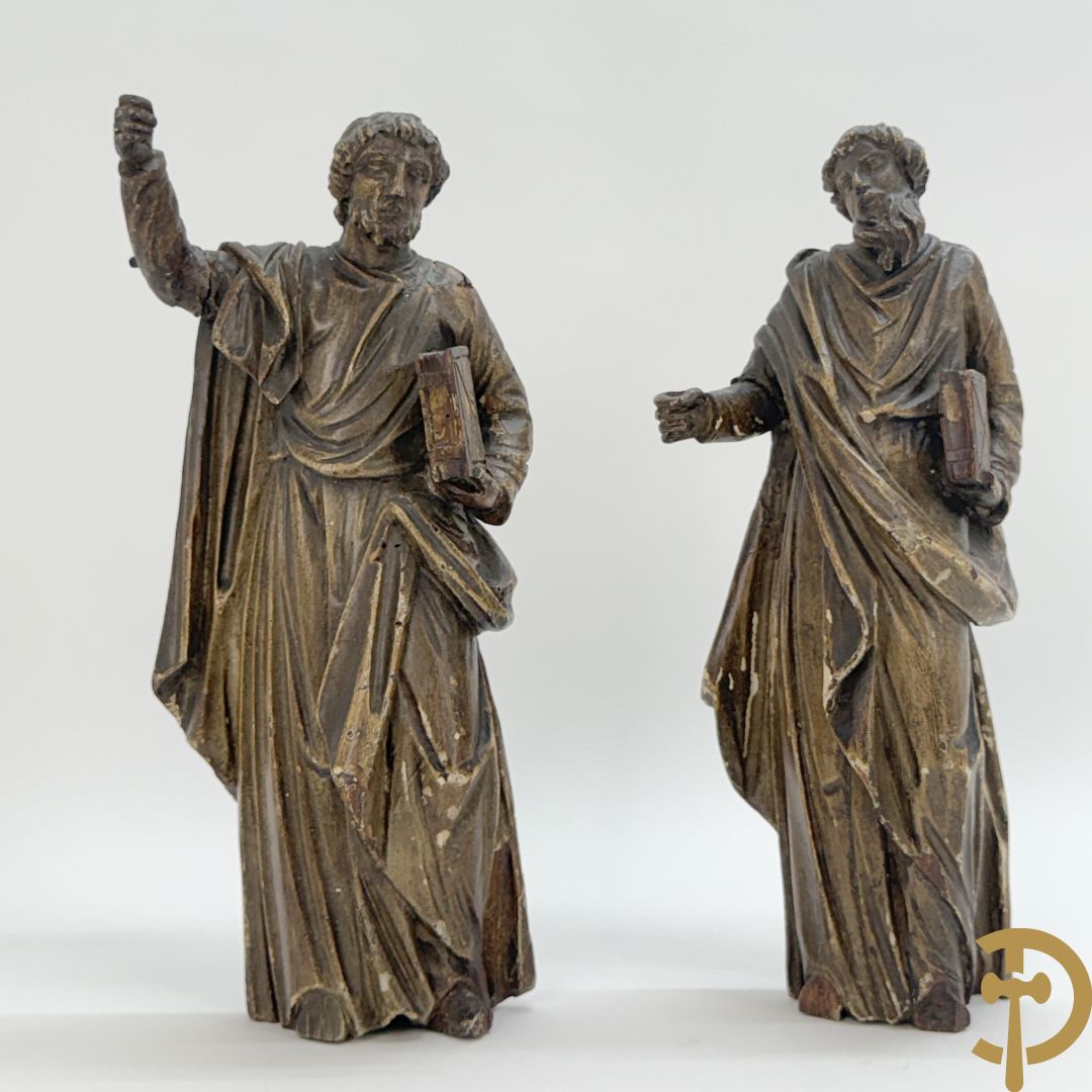 Paar houtsculpturen van evangelisten
