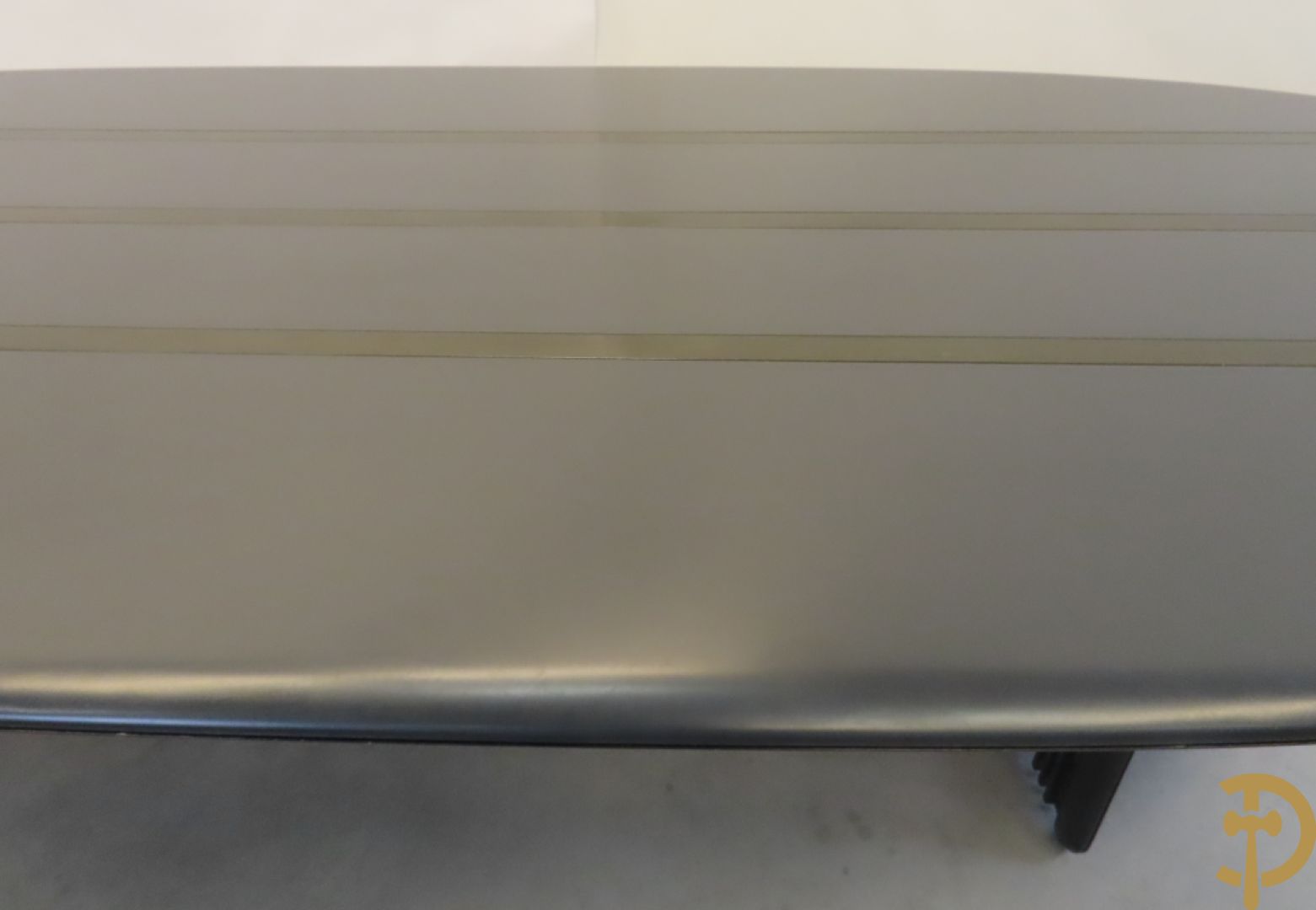Grote ovale tafel van de Italiaanse ontwerper Umberto Asnago voor Giorgetti + 10 bijhorende hoogleunige stoelen