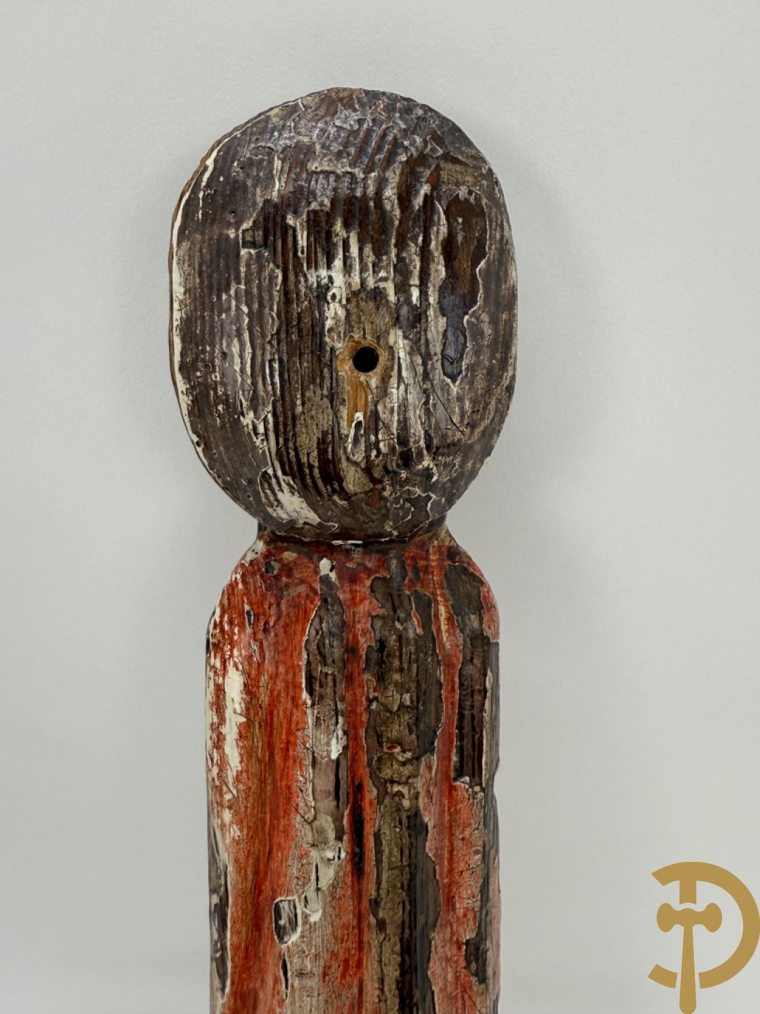 Houtgesculpteerde en vergulde Madonna met kind + gepolychromeerde houten Christusfiguur