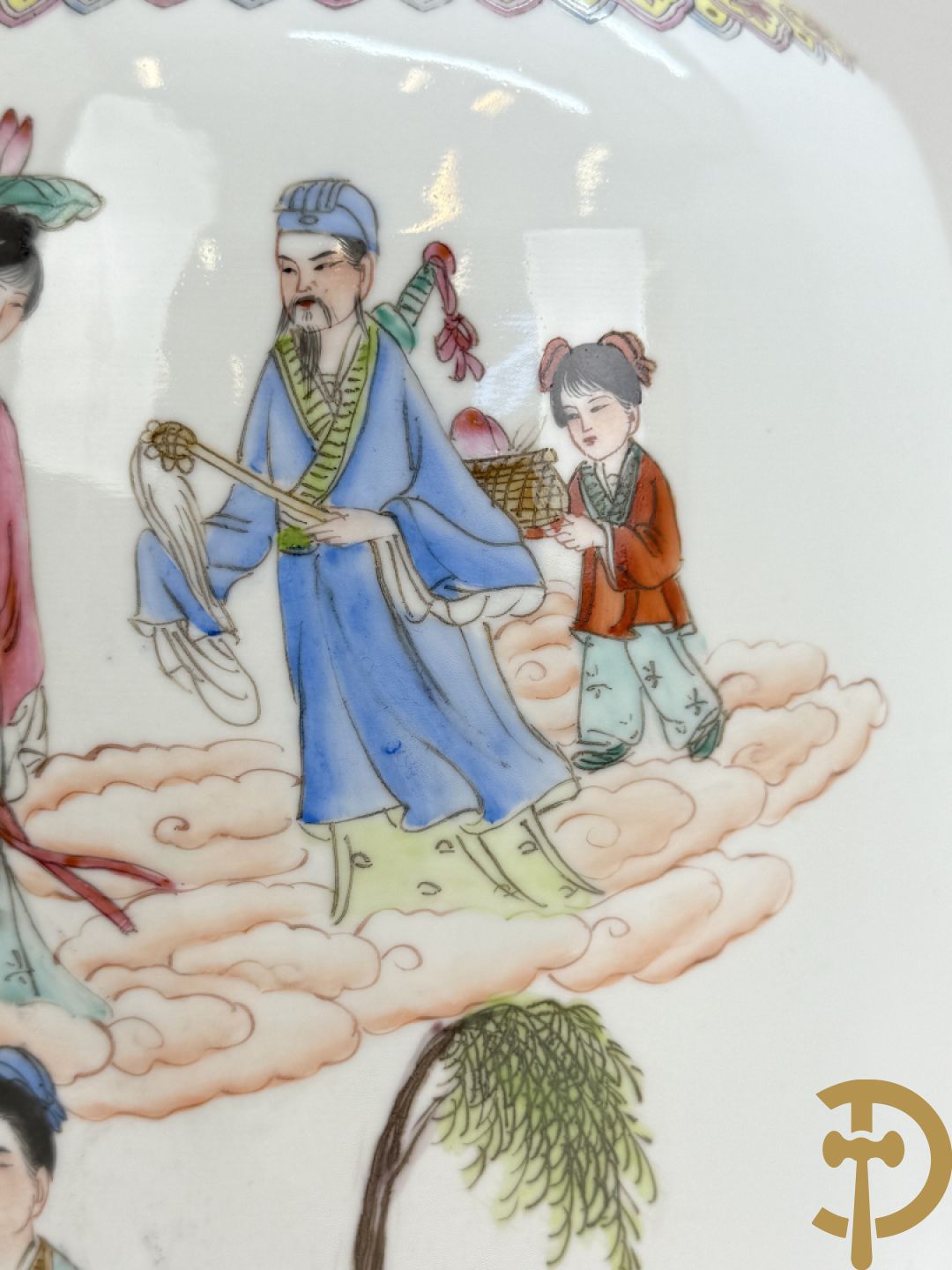Chinese porseleinen republieksvaas met decor van ouderlingen in boot