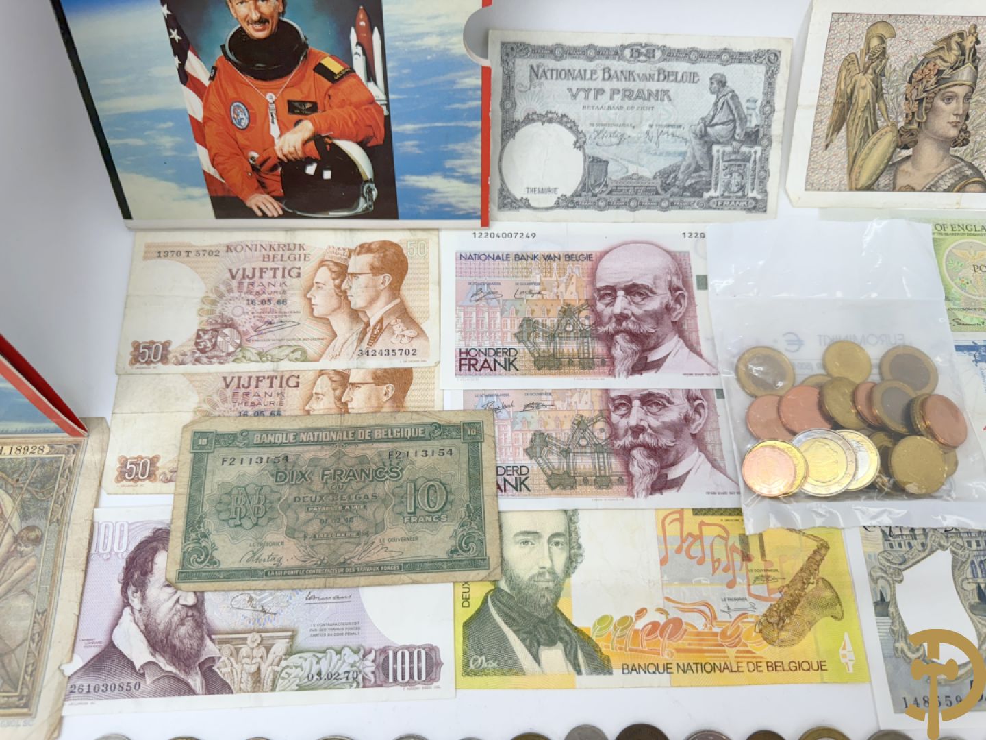 Verzameling munten Belgisch, Duits en Frans + verzamelmapje munten met Dirk Frimout uit 1992 + ingepakte eerste euro minikit + oude bankbiljetten van Frankrijk en België