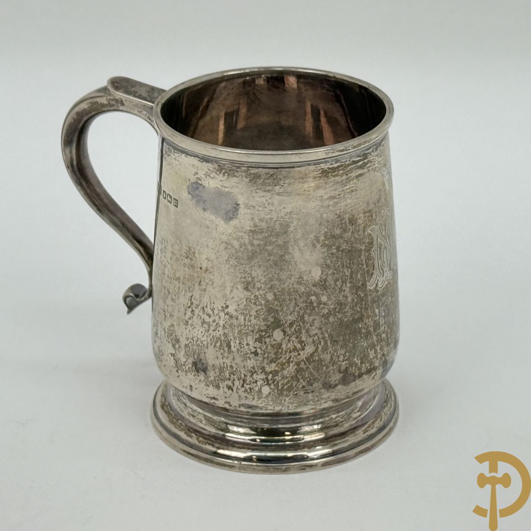 Massief zilveren Engelse beker, Sheffield 1914, met initialen MI