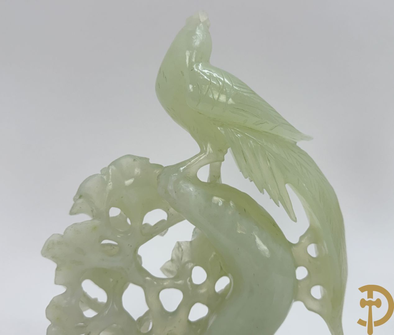Jadeiet sculptuur van boom met vogels + koppel vogels op bloemen in jadeiet + 2 vogels op tak in jadeiet