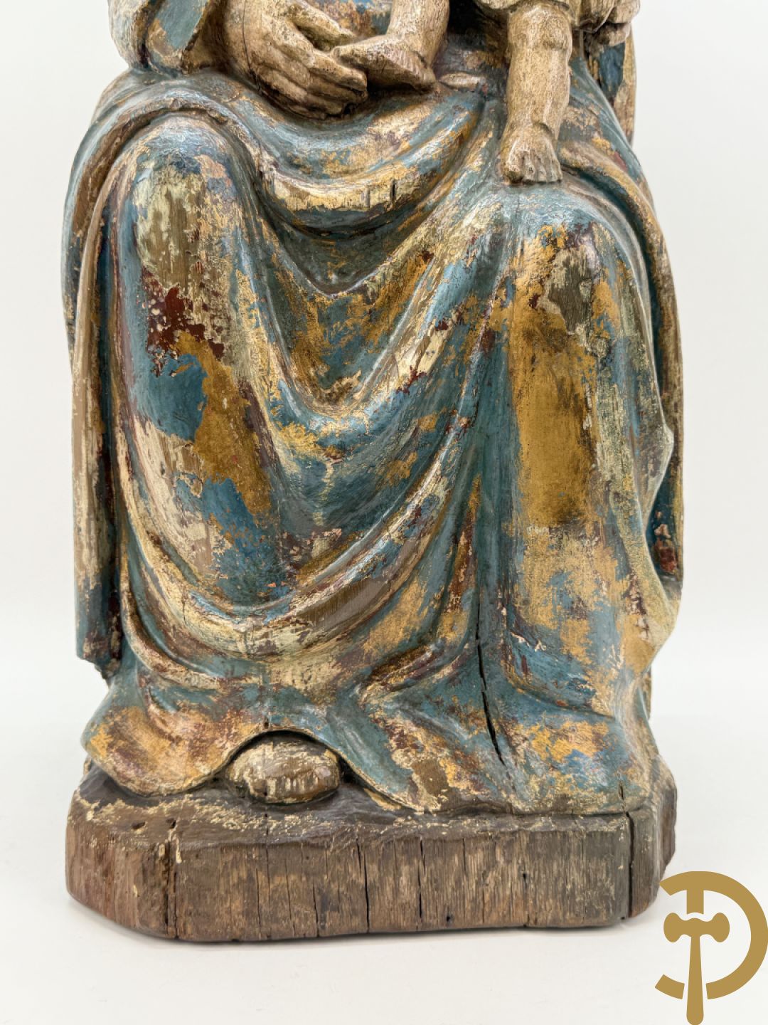 Houtsculptuur gepolychromeerde zittende Madonna met kind op de schoot, Zuid Europees