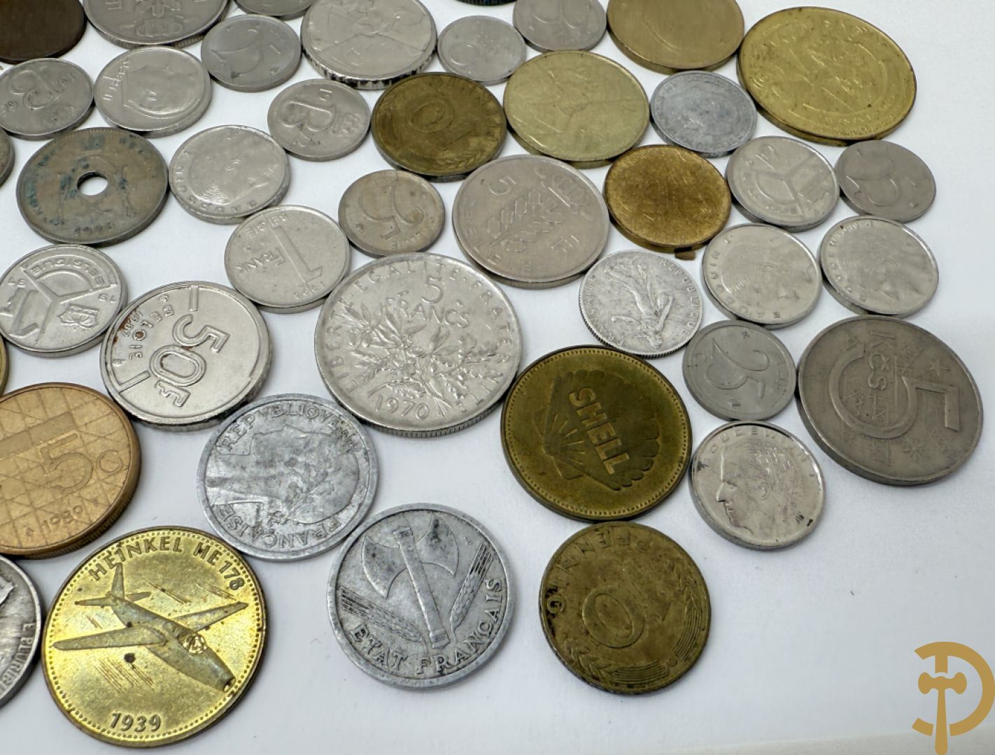 Verzameling munten Belgisch, Duits en Frans + verzamelmapje munten met Dirk Frimout uit 1992 + ingepakte eerste euro minikit + oude bankbiljetten van Frankrijk en België
