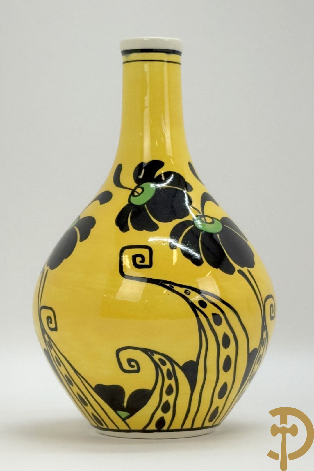 Gele Art Deco vaas met bloemendecor, BFK 785 L getekend