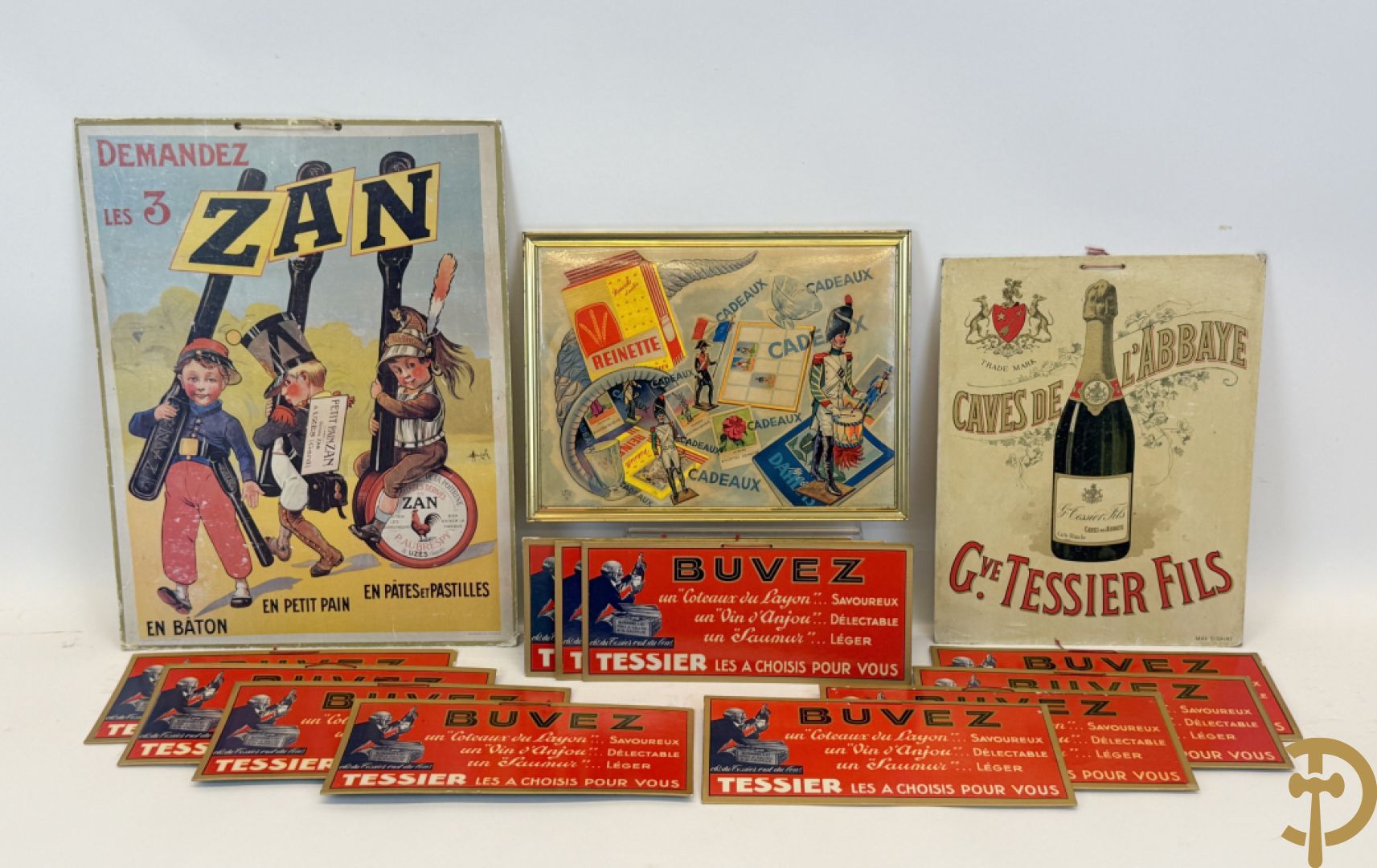 Lot kartonnen publiciteitsmateriaal o.a. Zan door Bernard Carant/Paris, G.ve Tessier Fils door Max Sidaine en Biscottes Reinette