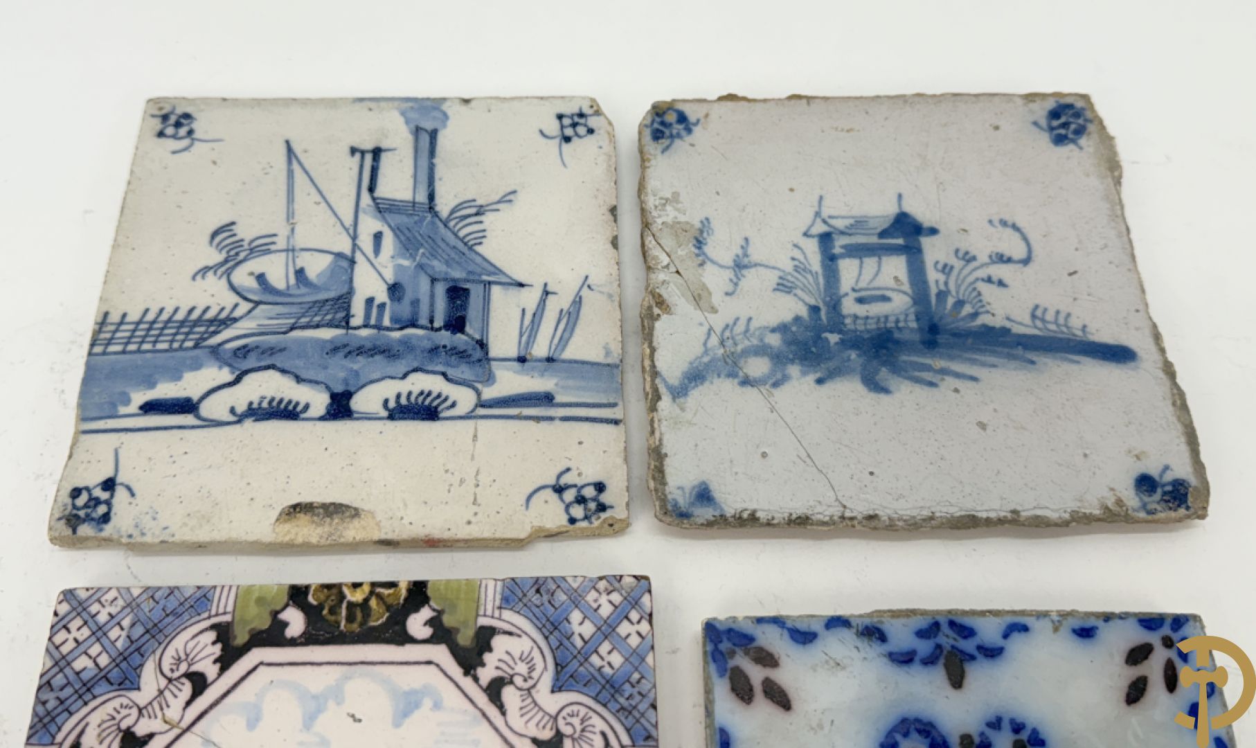 Lot 18e faience tegeltjes w..o. Delfts en Vlaams + Delftse potiche