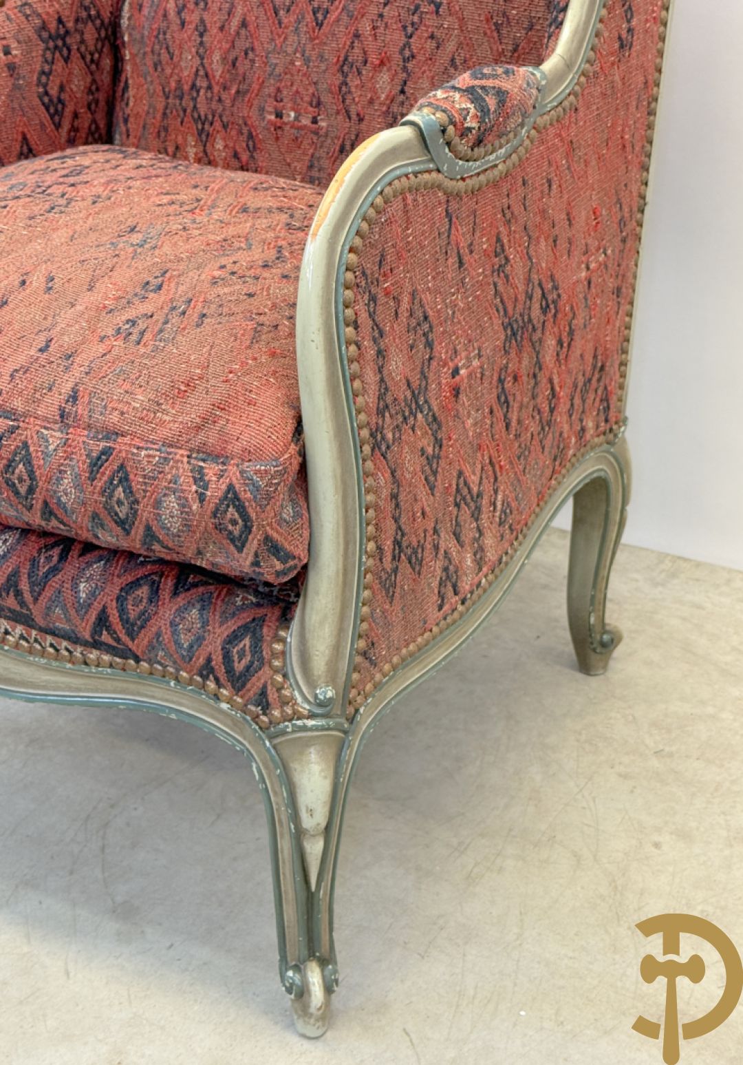 Gepatineerde en gemonochromeerde Louis XV bergère