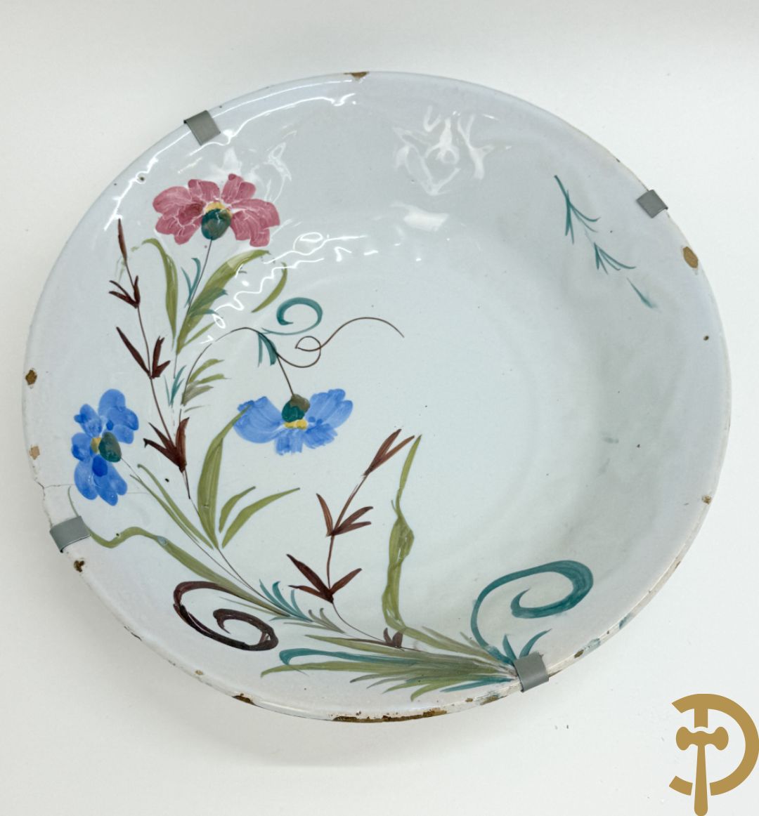 Franse borden w.o. Strassbourg met decor van luchtballon, vogel en Chinees figuurtje