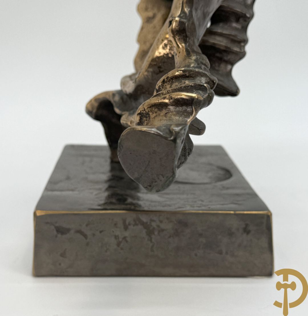 LOHE getekend - Surrealistische sculptuur met combinatie van koper en gekleurde pate de verre in de vorm van een trompet