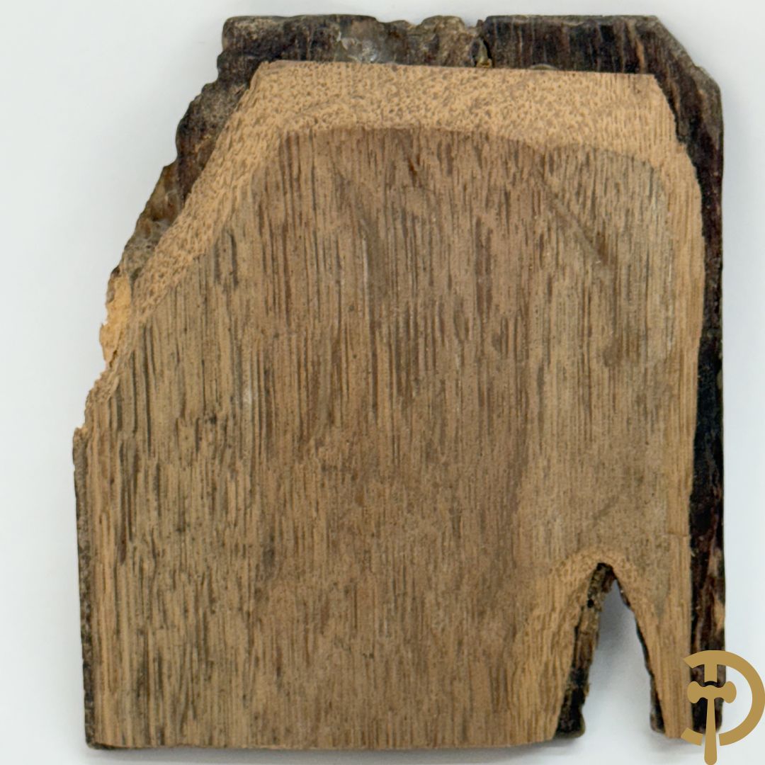 Lot folklore w.o. antieke gemerkte (IBT BCR) houten muurdoos 1845, karner zonder stok, antieke houten veldfles (gourde) 19e + houten sculptuurtje