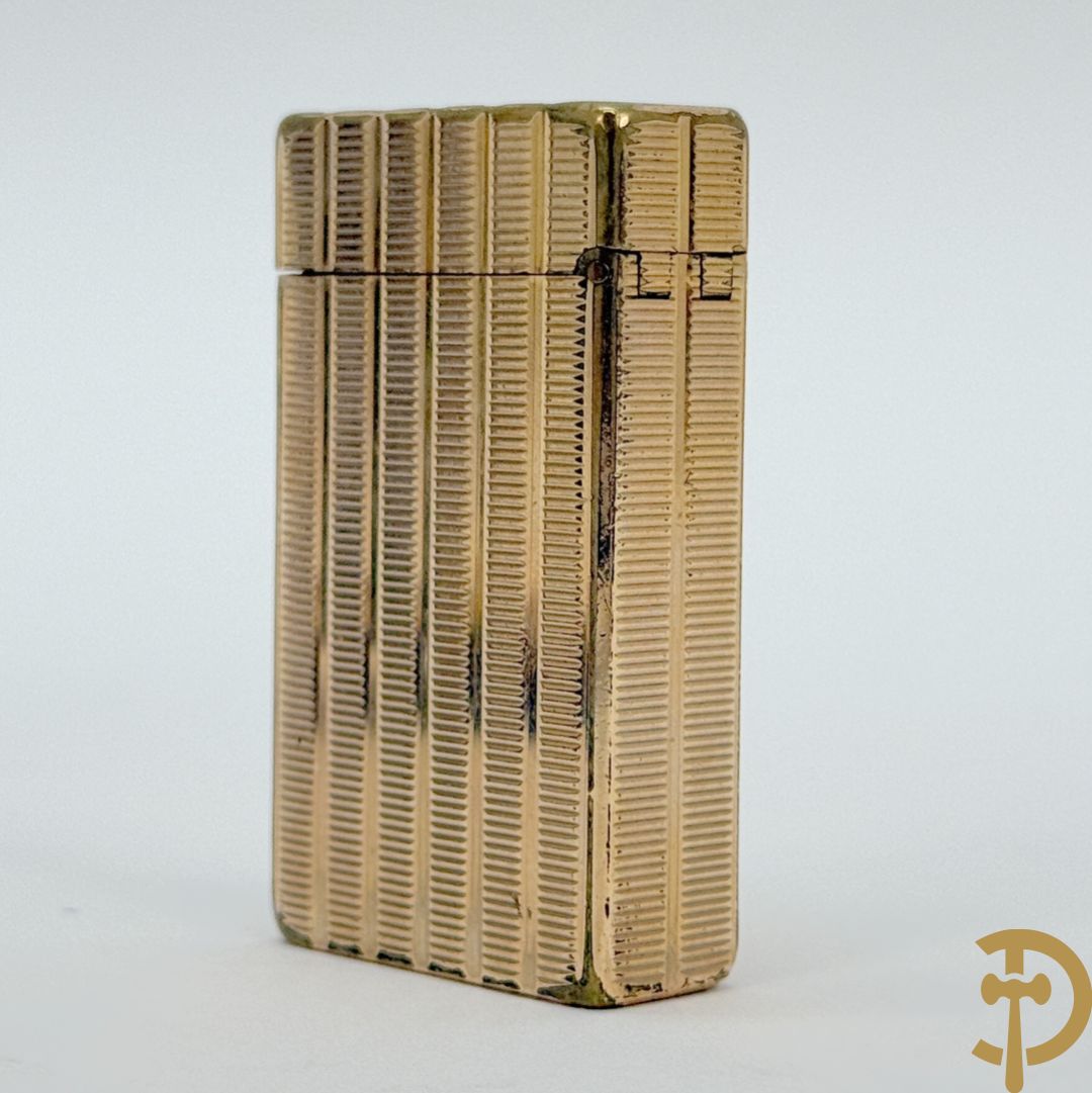 Vergulde aansteker S.T. Dupont met lijnmotieven, serienummer "954BEC" - in etui