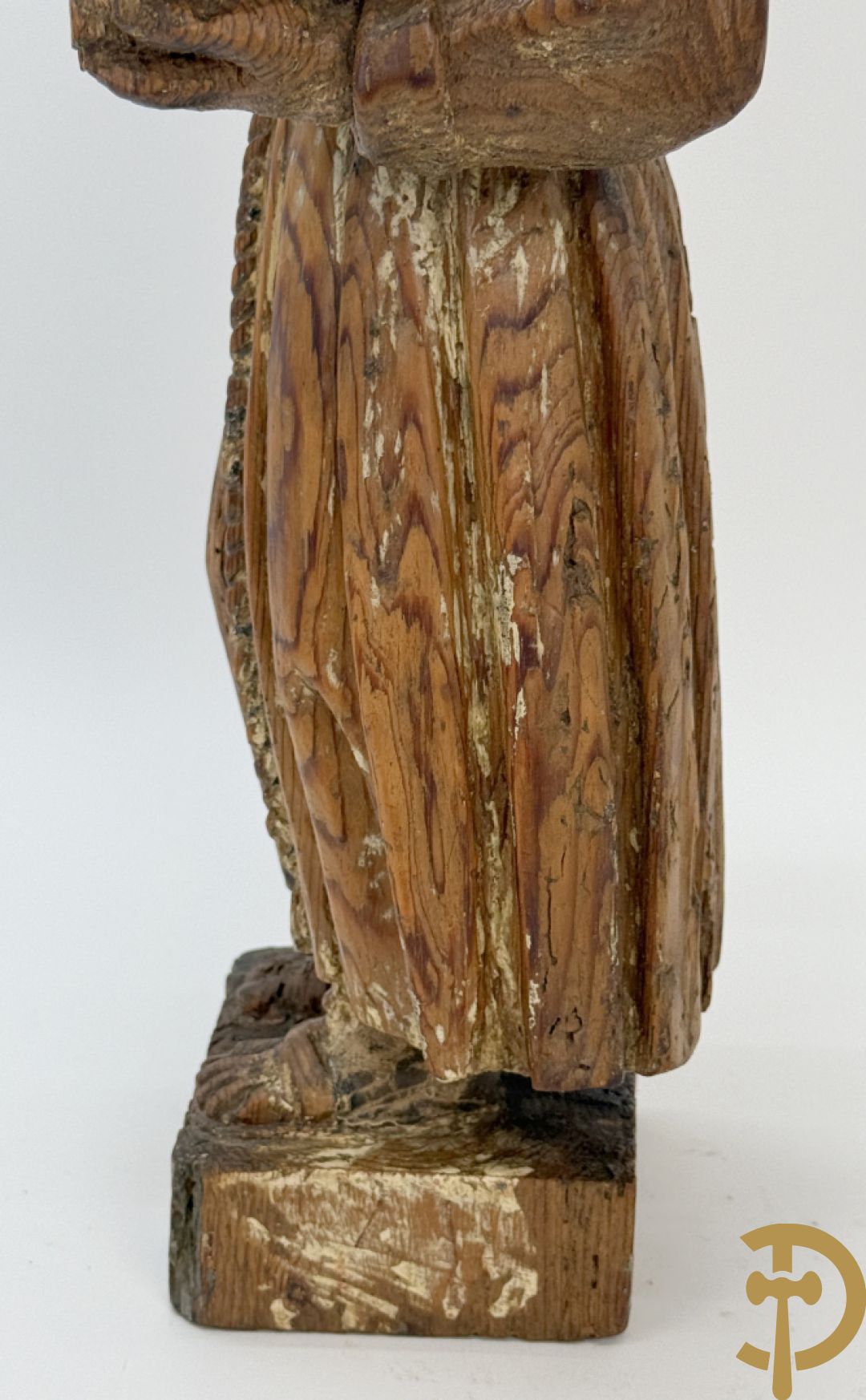 Houtsculptuur van een Heilige met kind