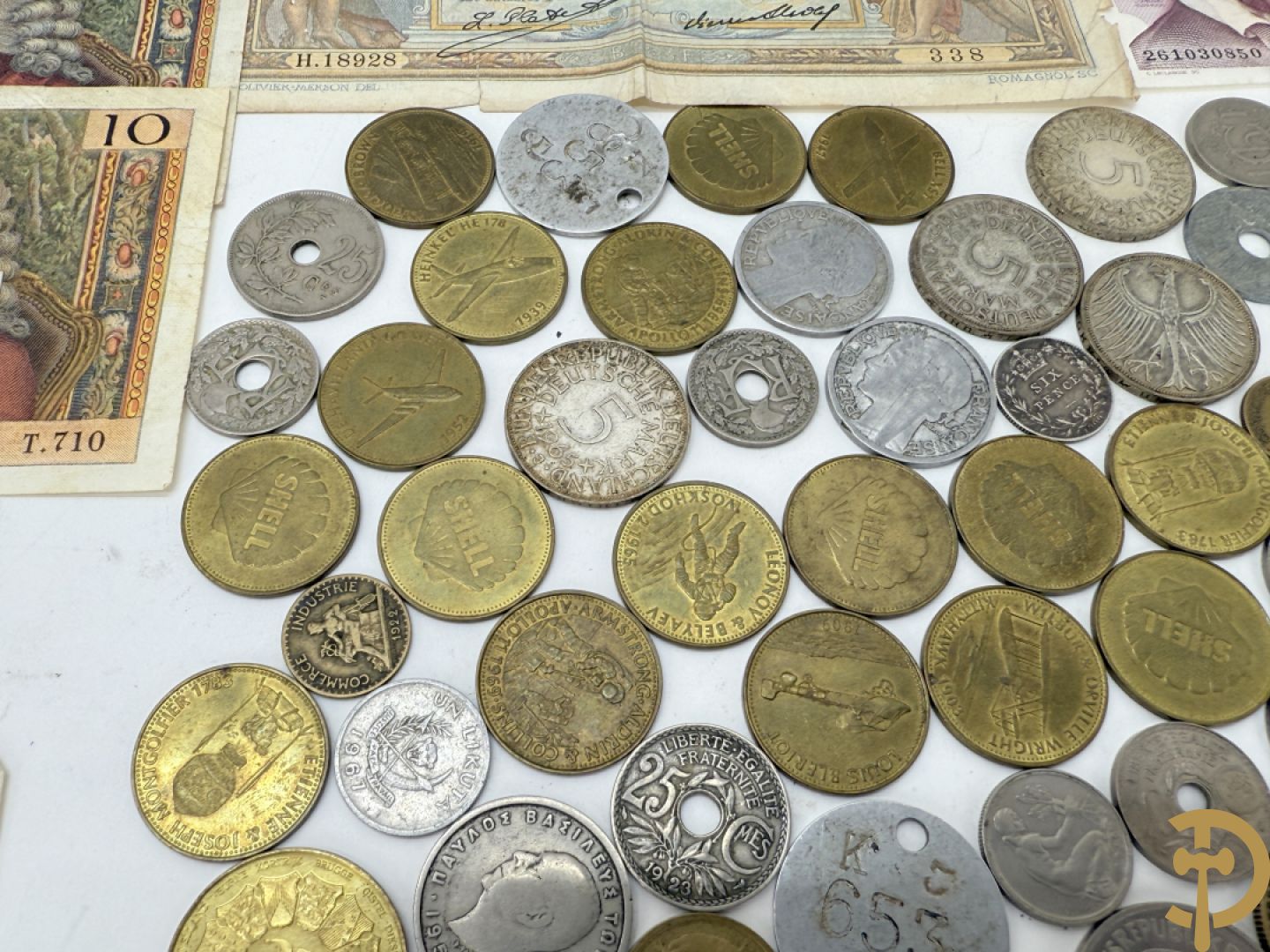 Verzameling munten Belgisch, Duits en Frans + verzamelmapje munten met Dirk Frimout uit 1992 + ingepakte eerste euro minikit + oude bankbiljetten van Frankrijk en België