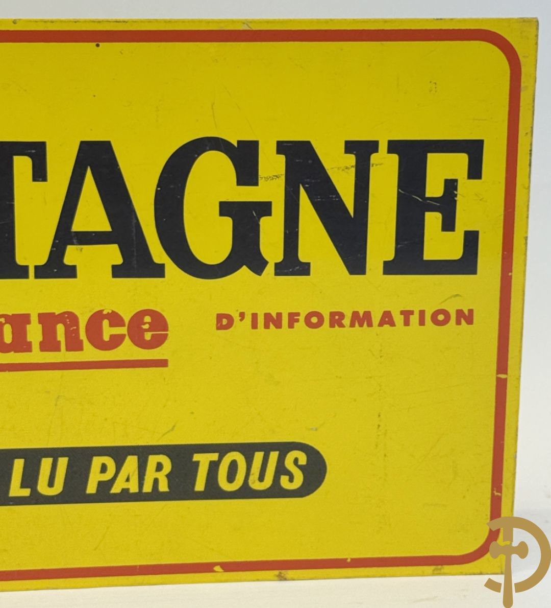 Metalen beschilderd reclamepaneel La Montagne, double face