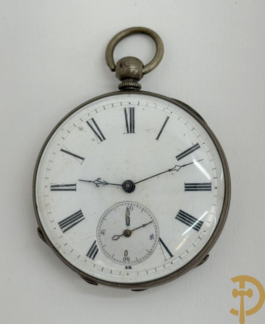 Vier 19e zakhorloges met Romeinse cijfers w.o. zilver + 2 zakhorlogekettingen