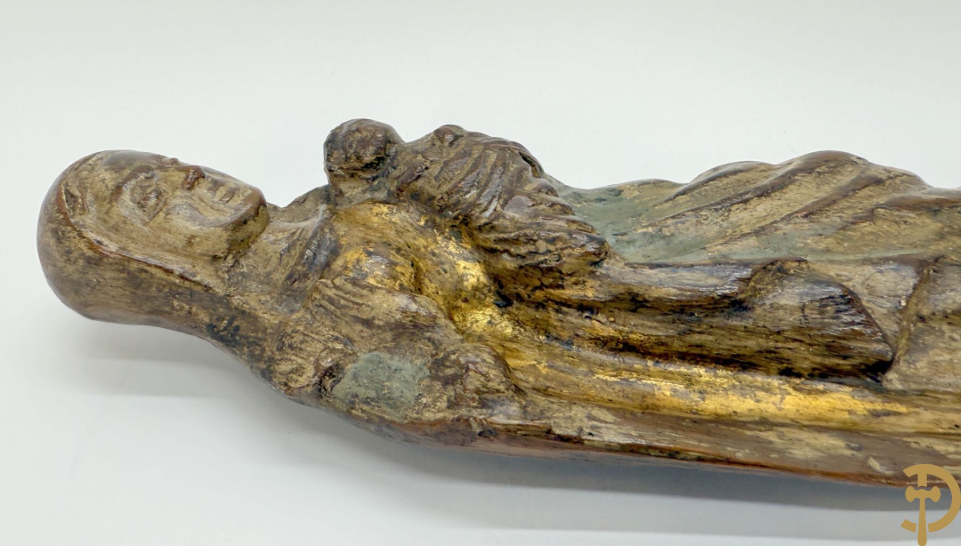 Houtgesculpteerde en vergulde Madonna met kind + gepolychromeerde houten Christusfiguur