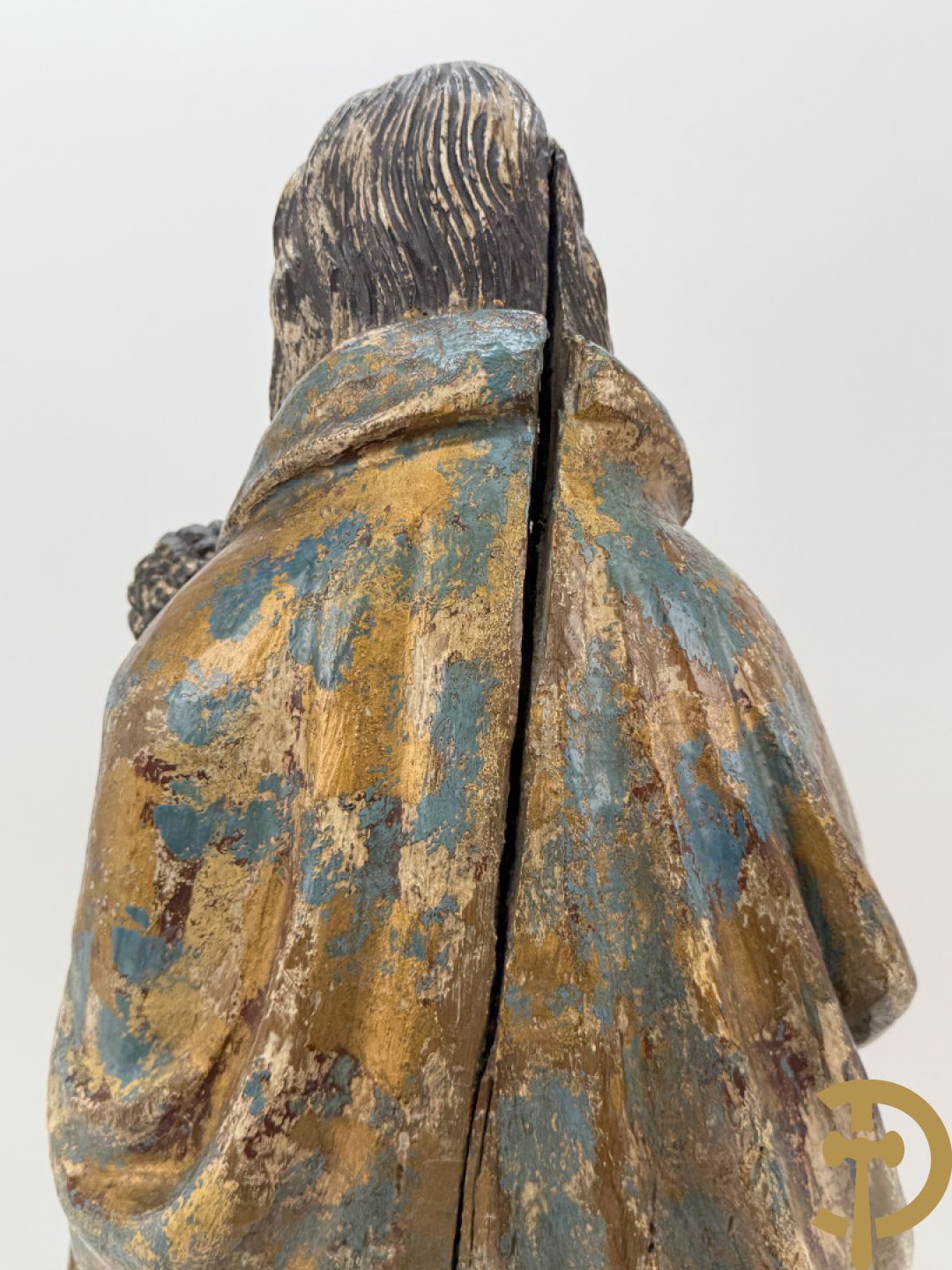 Houtsculptuur gepolychromeerde zittende Madonna met kind op de schoot, Zuid Europees
