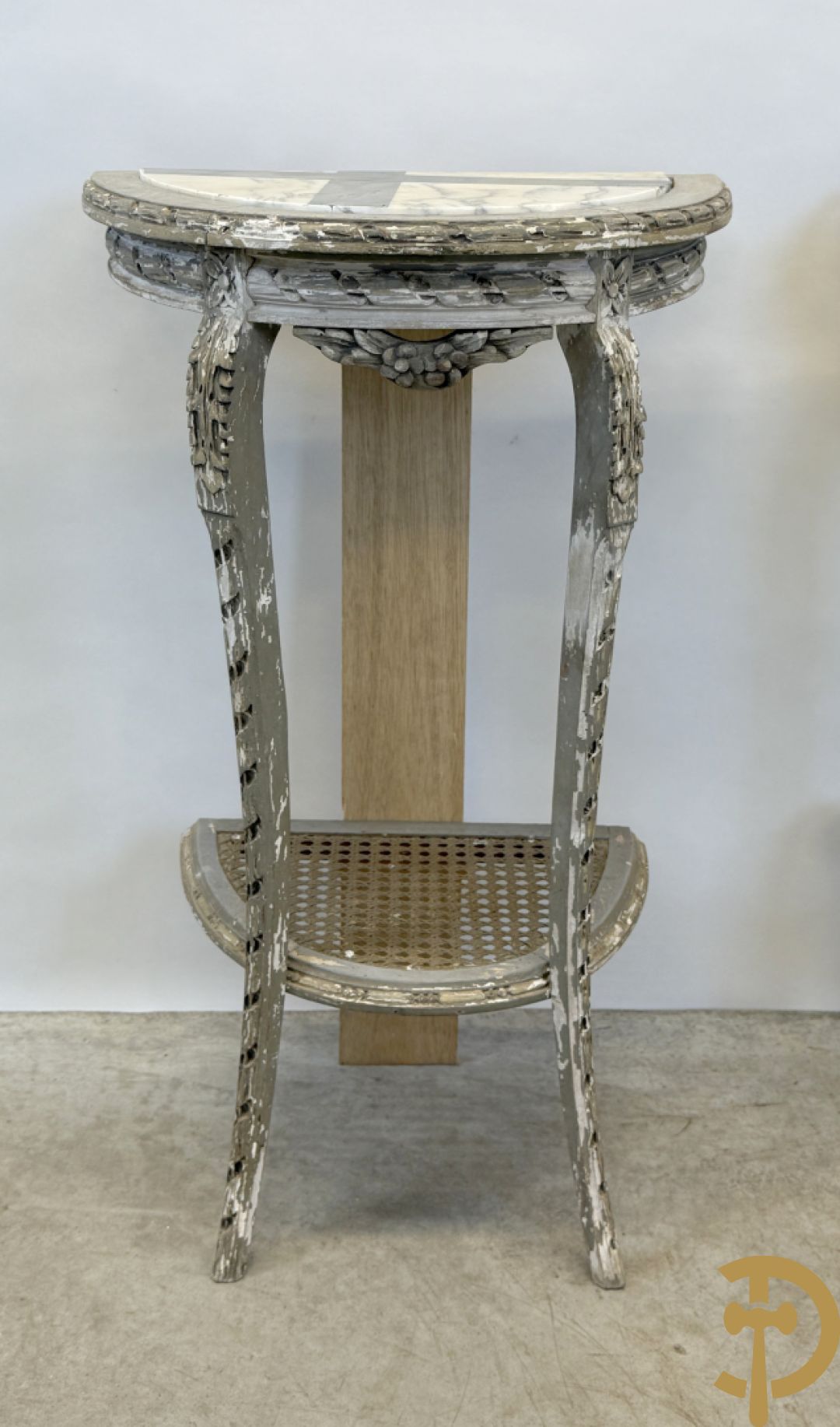 Gepatineerd Louis XVI bed met cannage en guirlandes + 2 muurconsoles met cannage en marmeren blad