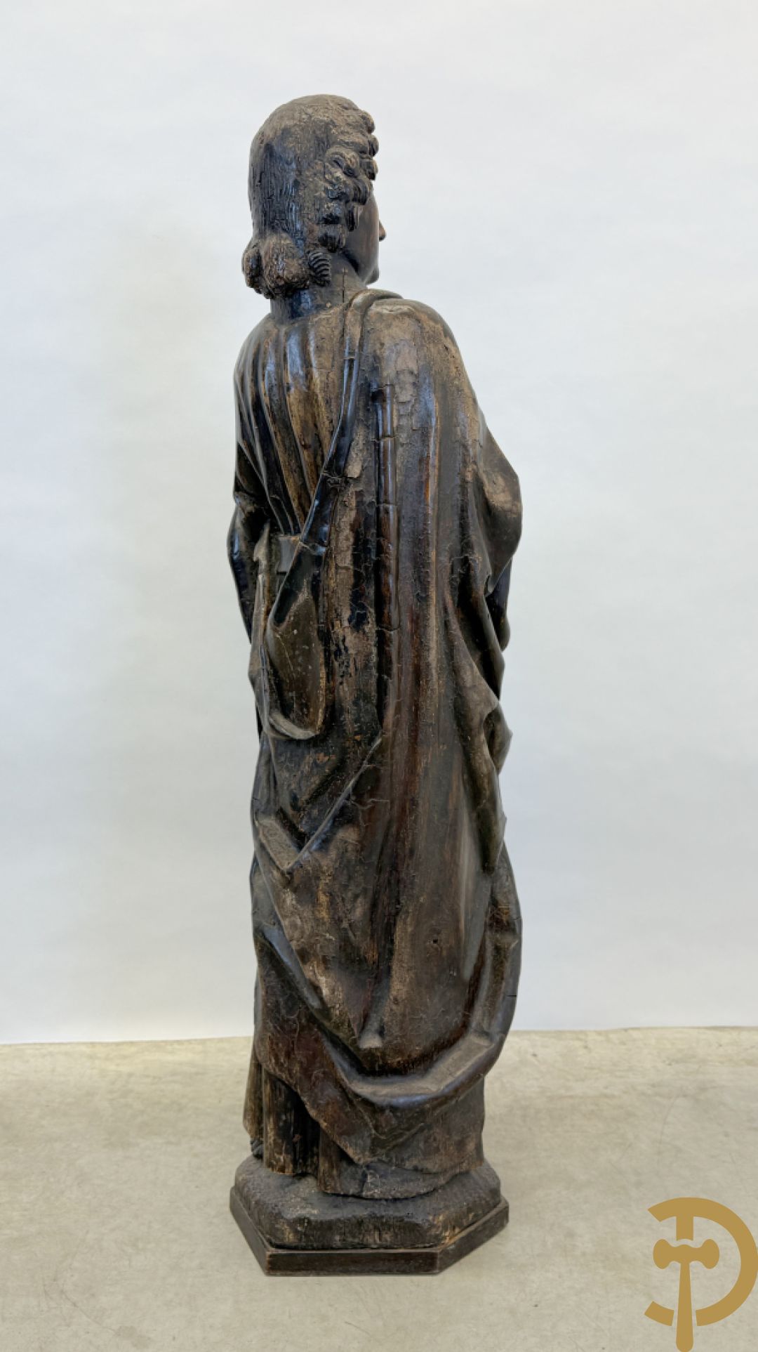 Vlaamse houtsculptuur van apostel, 18e