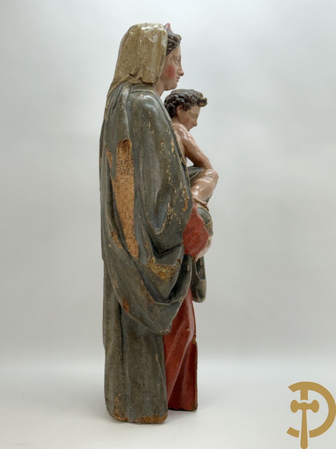 Gepolychromeerde houtsculptuur Madonna met rode jurk en kind, 18e
