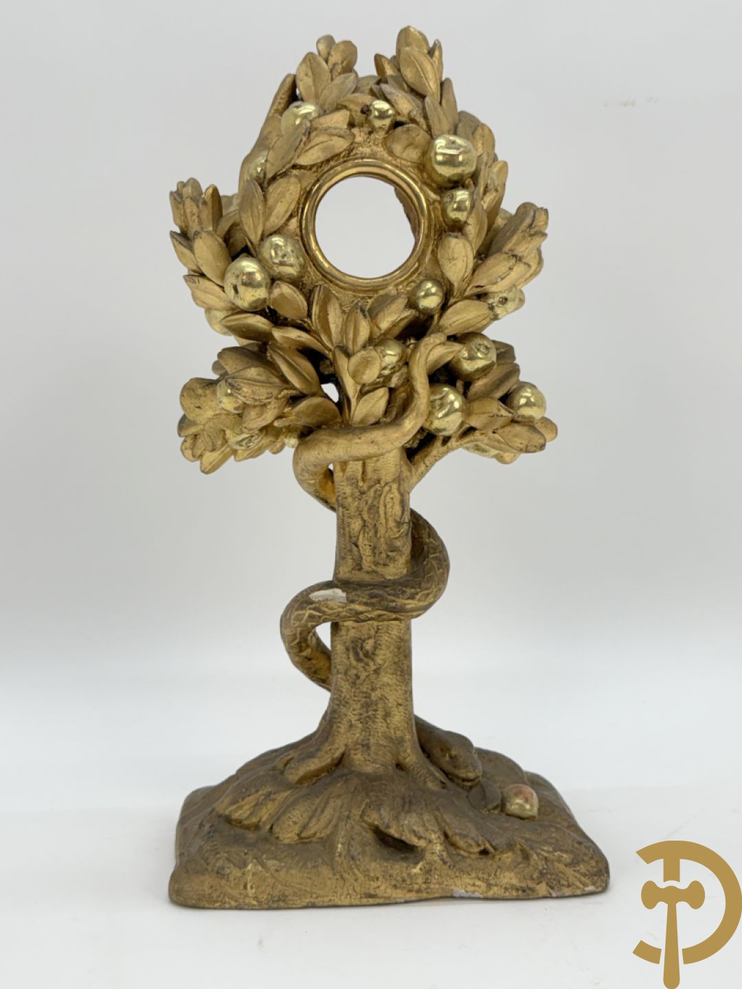 Houtgesculpteerde en vergulde relikwiehouder met boom uit het aards paradijs met de slang, 19e