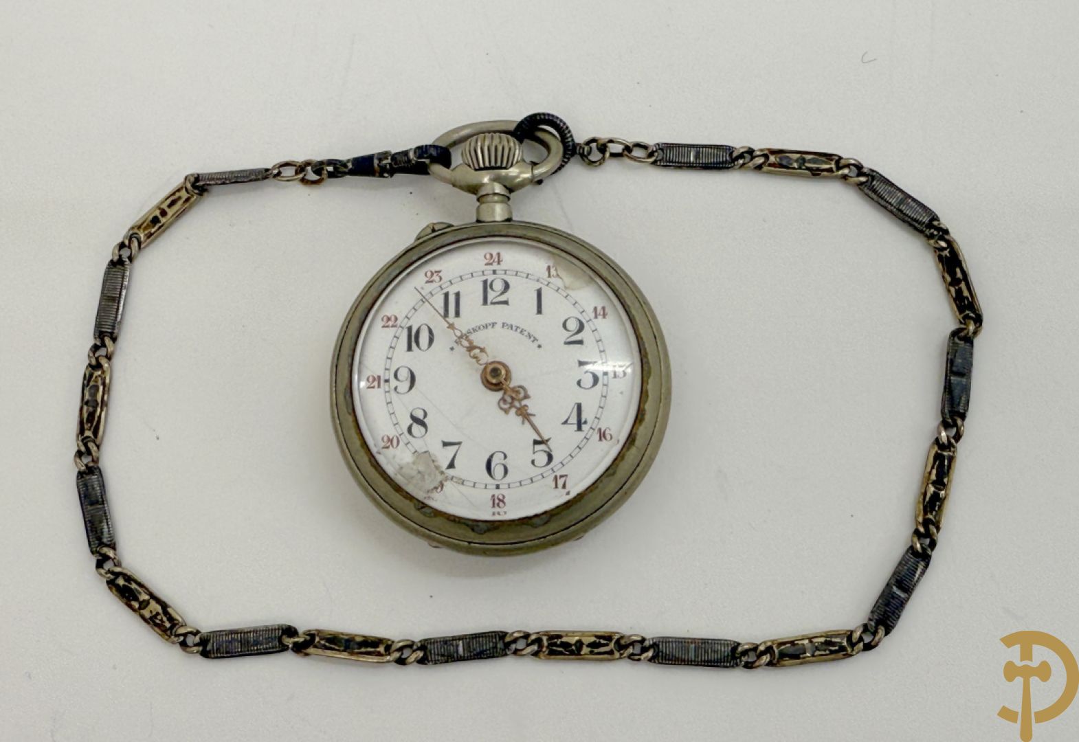 2 zakhorloges Roskpf + zakhorloge met jachtmotieven + zakhorlogehanger + 2 zakhorlogekasten + chrono (na te zien) + zakhorloge Bacschmed