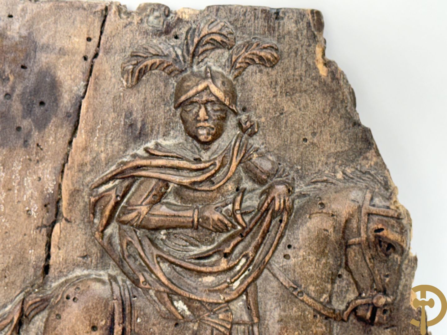 Lot folklore w.o. antieke gemerkte (IBT BCR) houten muurdoos 1845, karner zonder stok, antieke houten veldfles (gourde) 19e + houten sculptuurtje