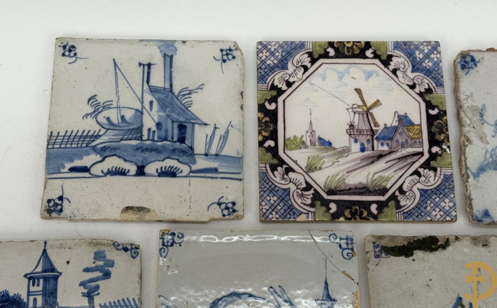 Lot 18e faience tegeltjes w..o. Delfts en Vlaams + Delftse potiche