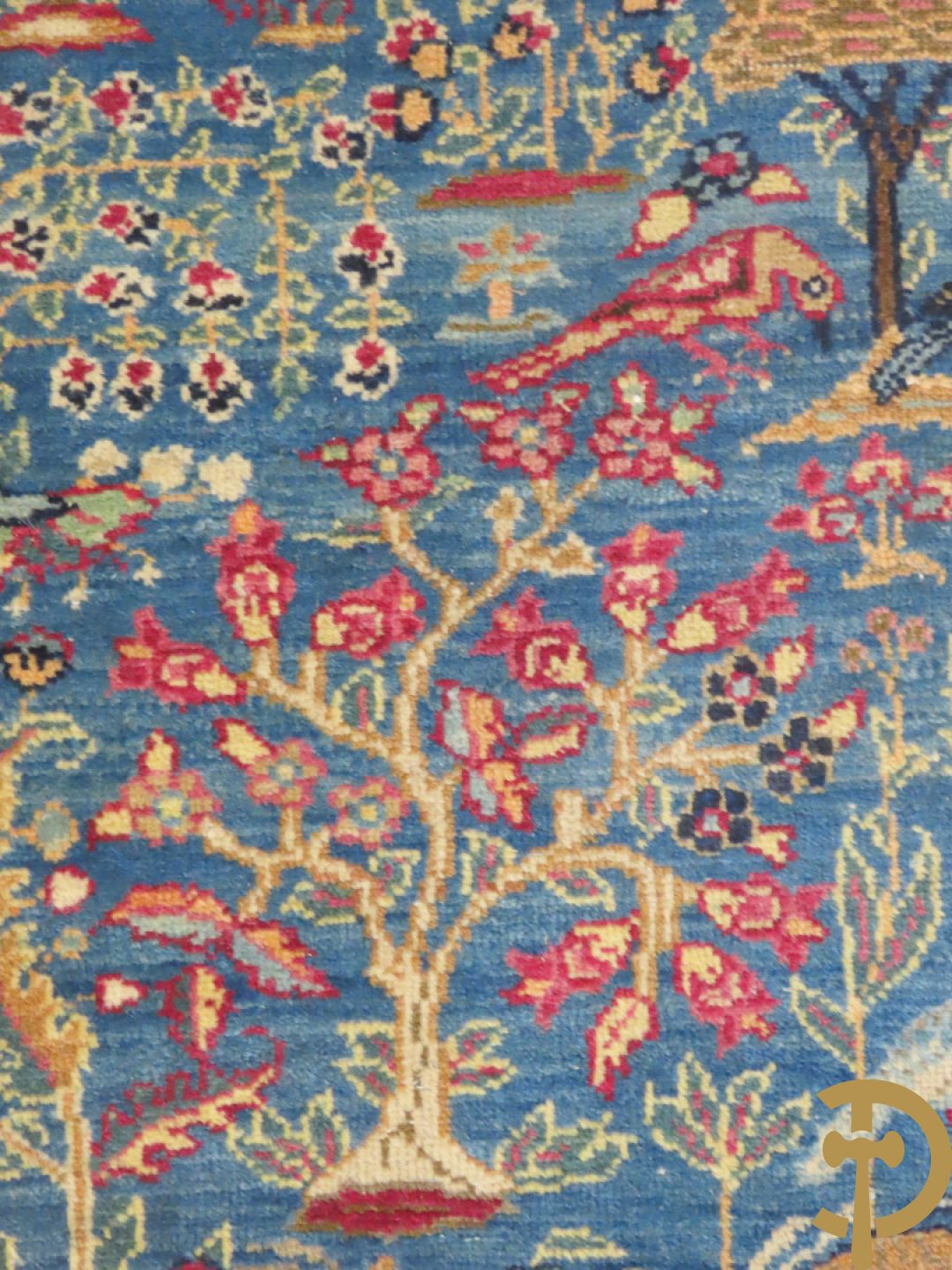 Oosters handgeknoopt tapijt met dieren en bomendecor + klein handgeknoopt taîjt rood/blauw