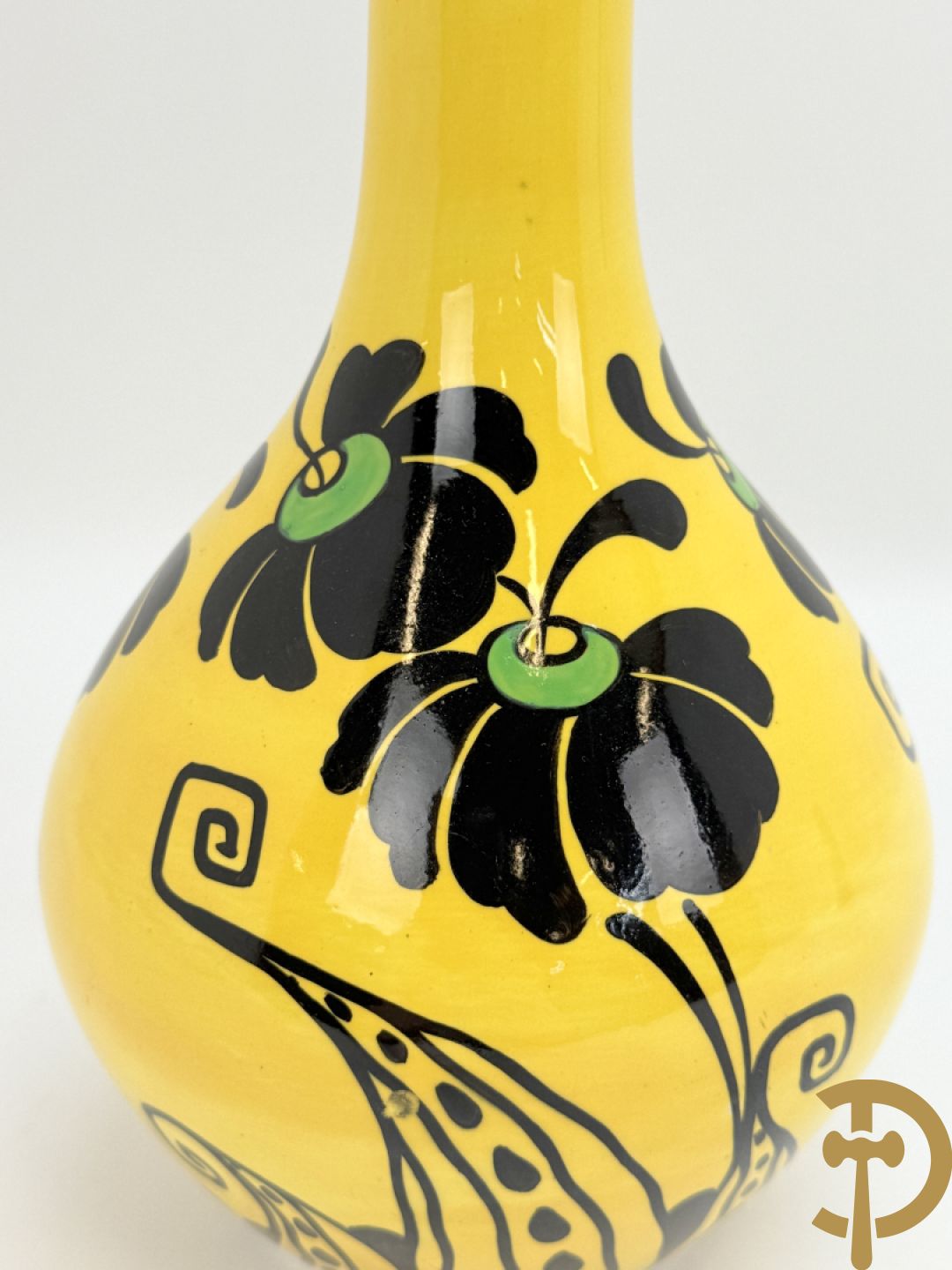 Gele Art Deco vaas met bloemendecor, BFK 785 L getekend