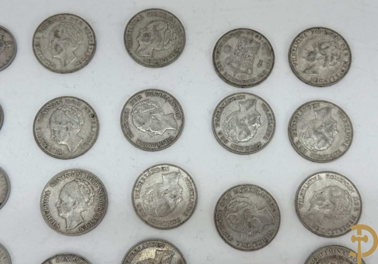 Reeks massief zilveren munten w.o. oude 5 Frank stukken van België en Frankrijk, belgische zilveren munten van 100, 250 en 500 Frank + zilveren munten van 1 Gulden Nederland