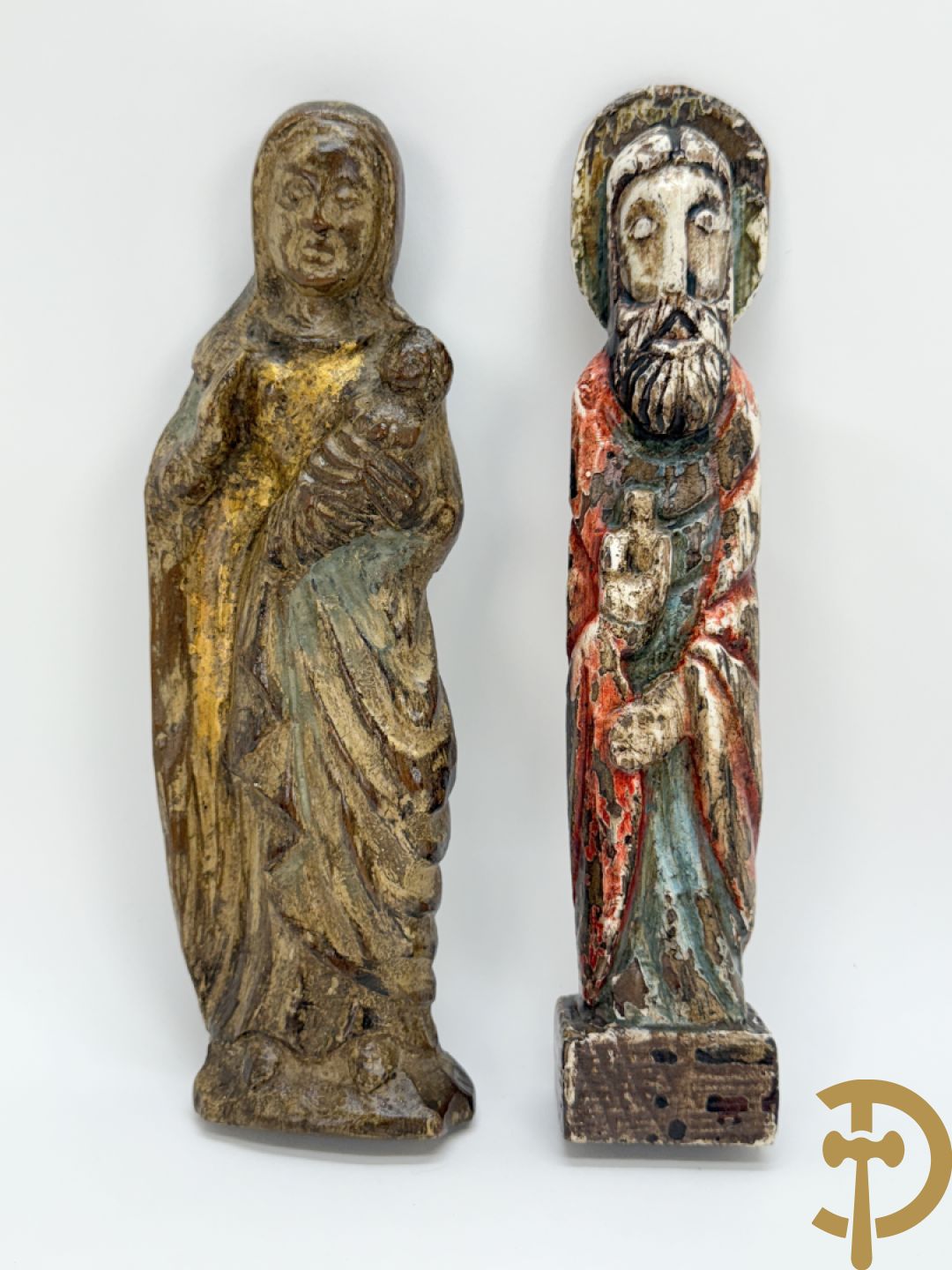 Houtgesculpteerde en vergulde Madonna met kind + gepolychromeerde houten Christusfiguur