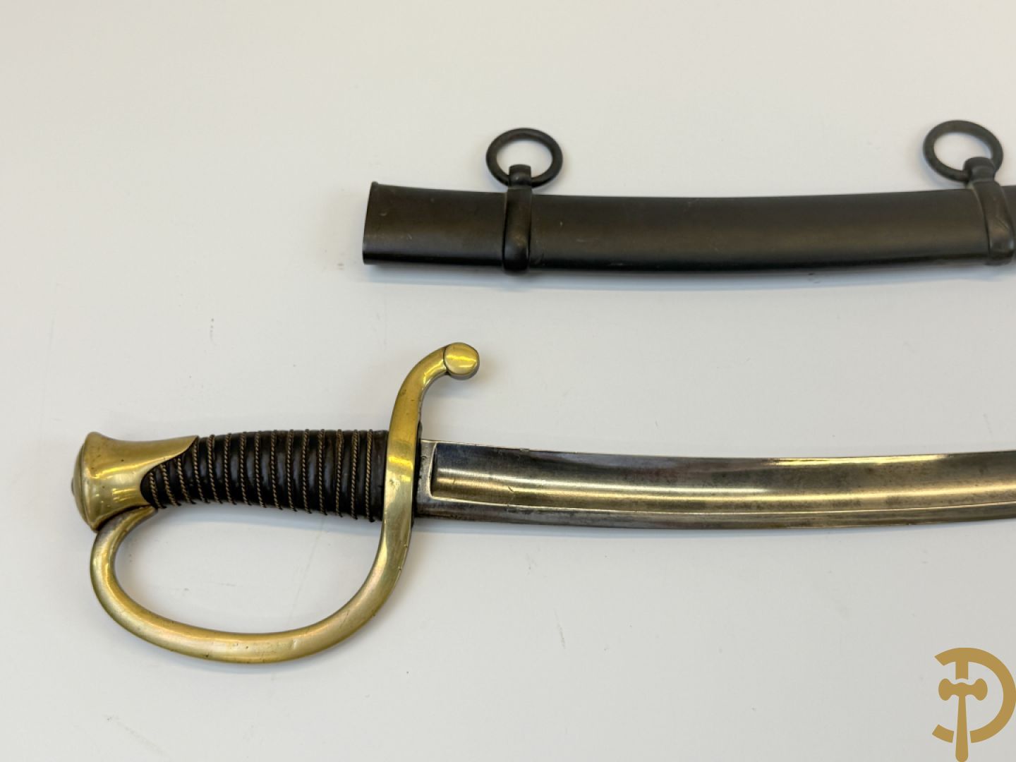 Gebogen sabel van de Franse artillerie in schede, gemerkt 1887